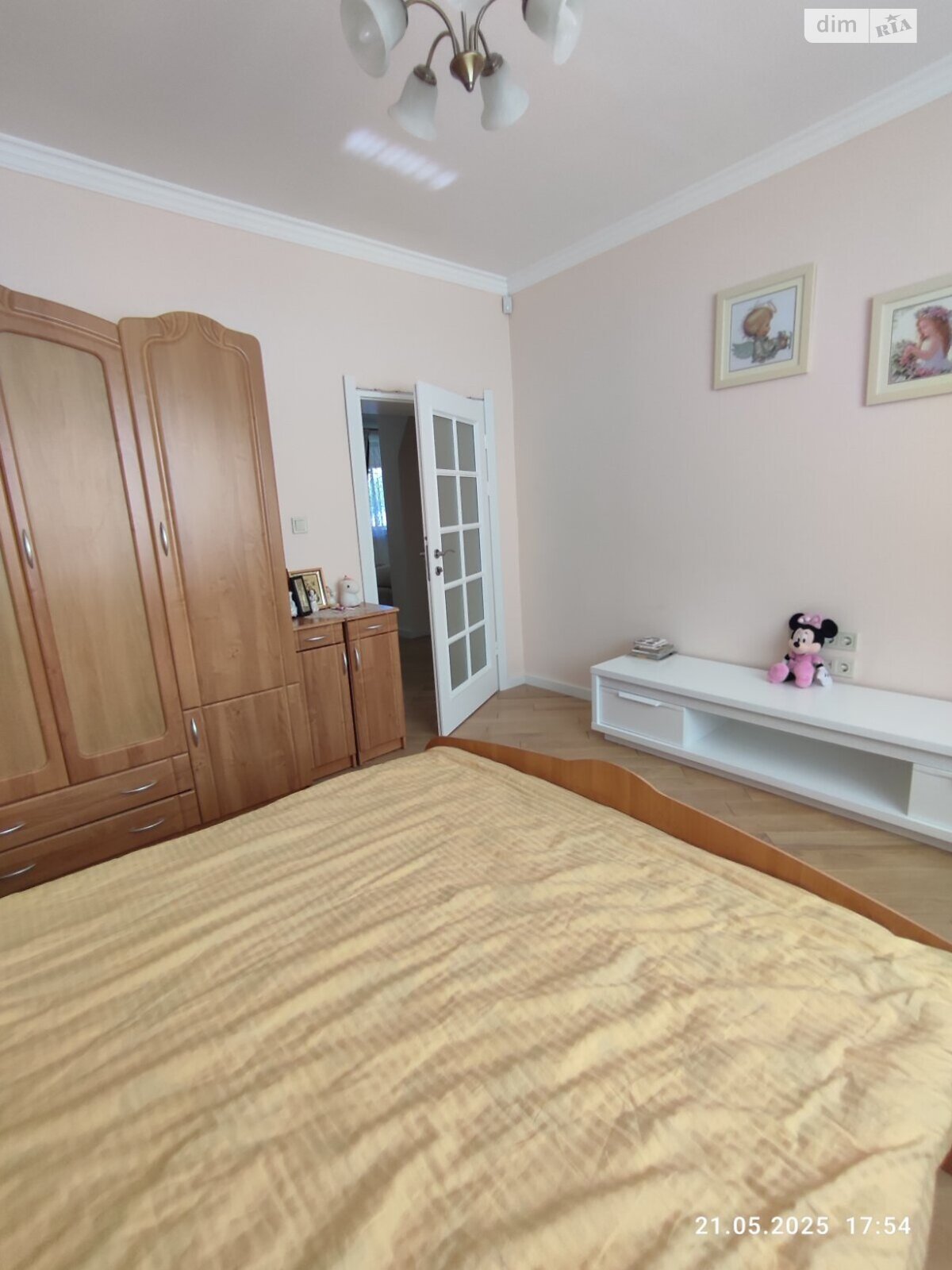 двухэтажный дом с гаражом, 245 кв. м, кирпич. Продажа в Сторожнице фото 1 двухэтажный дом с гаражом, 245 кв. м, кирпич. Продажа в Сторожнице фото 1