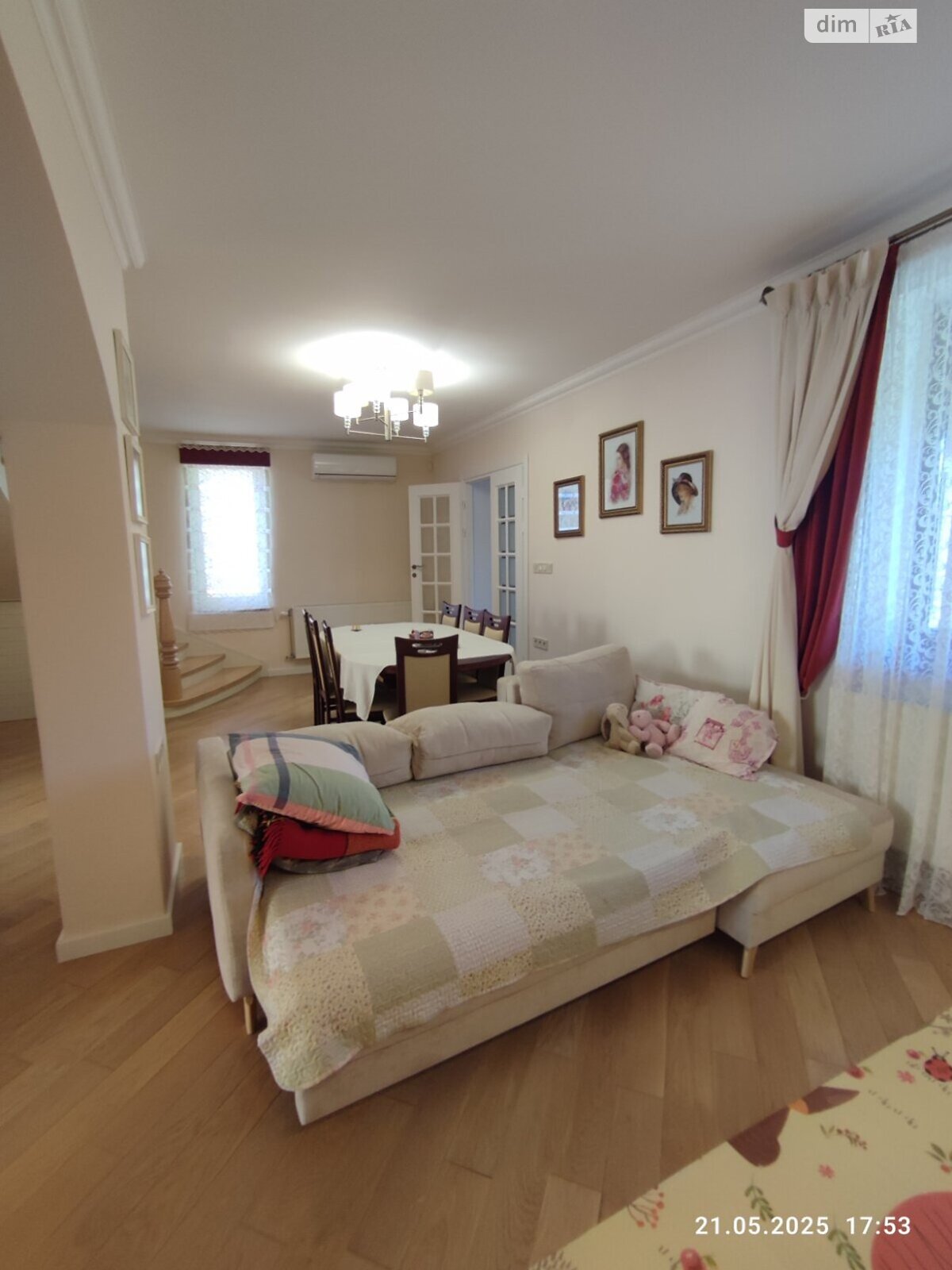 двухэтажный дом с гаражом, 245 кв. м, кирпич. Продажа в Сторожнице фото 1 двухэтажный дом с гаражом, 245 кв. м, кирпич. Продажа в Сторожнице фото 1
