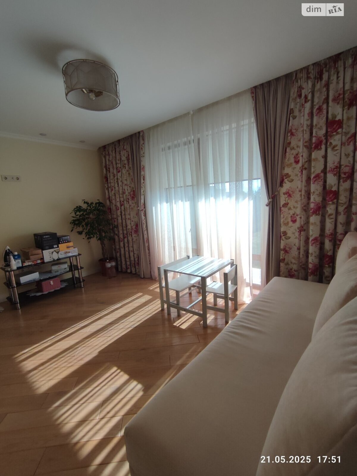 двухэтажный дом с гаражом, 245 кв. м, кирпич. Продажа в Сторожнице фото 1 двухэтажный дом с гаражом, 245 кв. м, кирпич. Продажа в Сторожнице фото 1