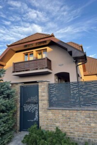 двухэтажный дом, 322.8 кв. м, кирпич. Продажа в Сторожнице фото 2