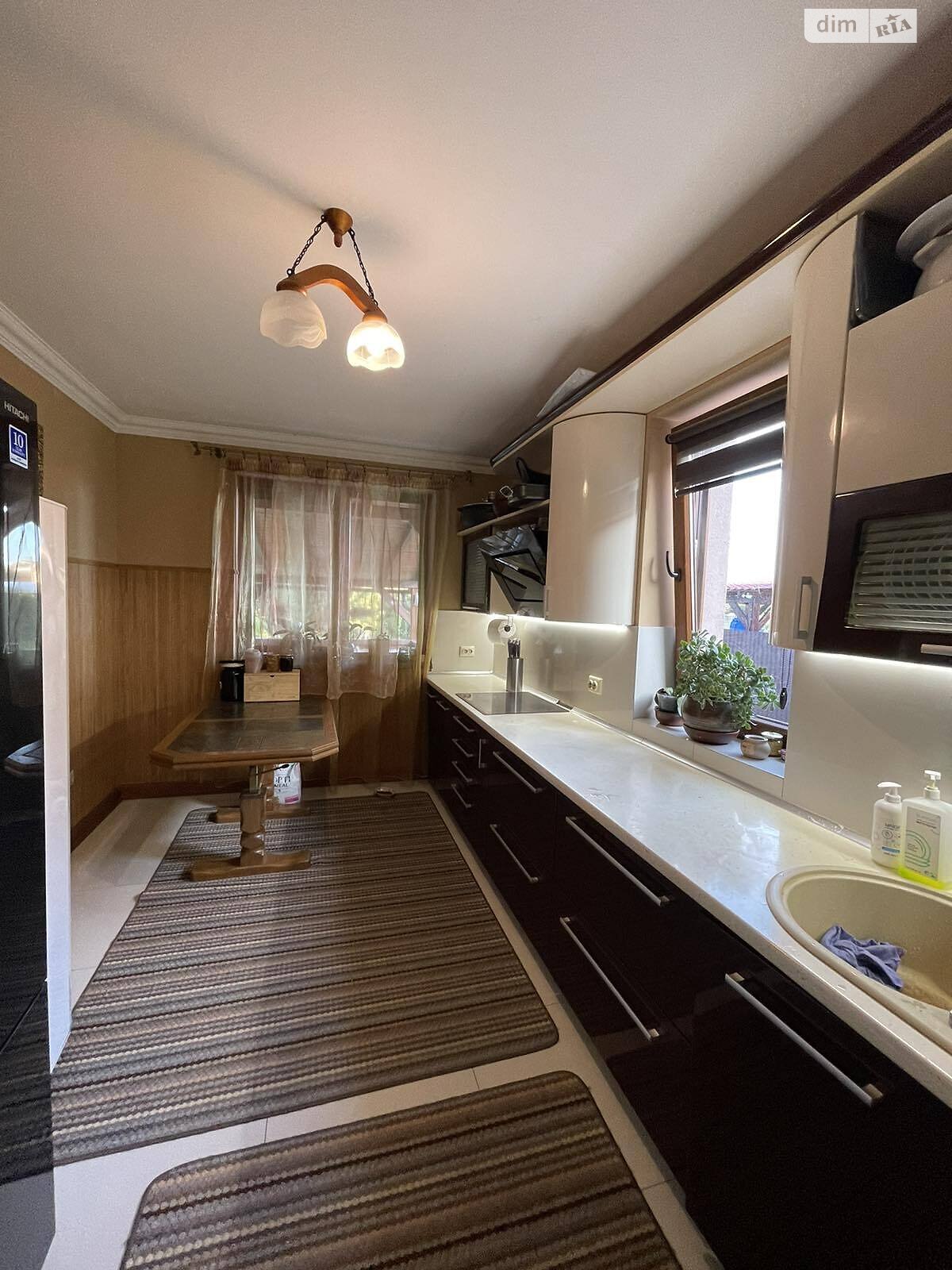 двухэтажный дом, 322.8 кв. м, кирпич. Продажа в Сторожнице фото 1 двухэтажный дом, 322.8 кв. м, кирпич. Продажа в Сторожнице фото 1