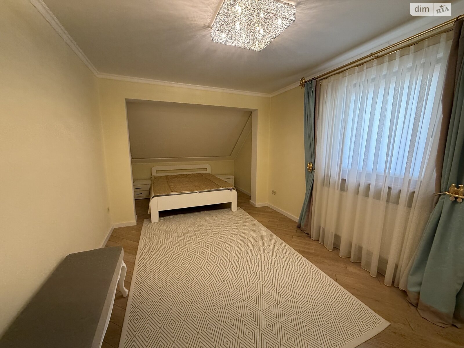 двухэтажный дом с балконом, 250 кв. м, кирпич. Продажа в Сторожнице фото 1 двухэтажный дом с балконом, 250 кв. м, кирпич. Продажа в Сторожнице фото 1