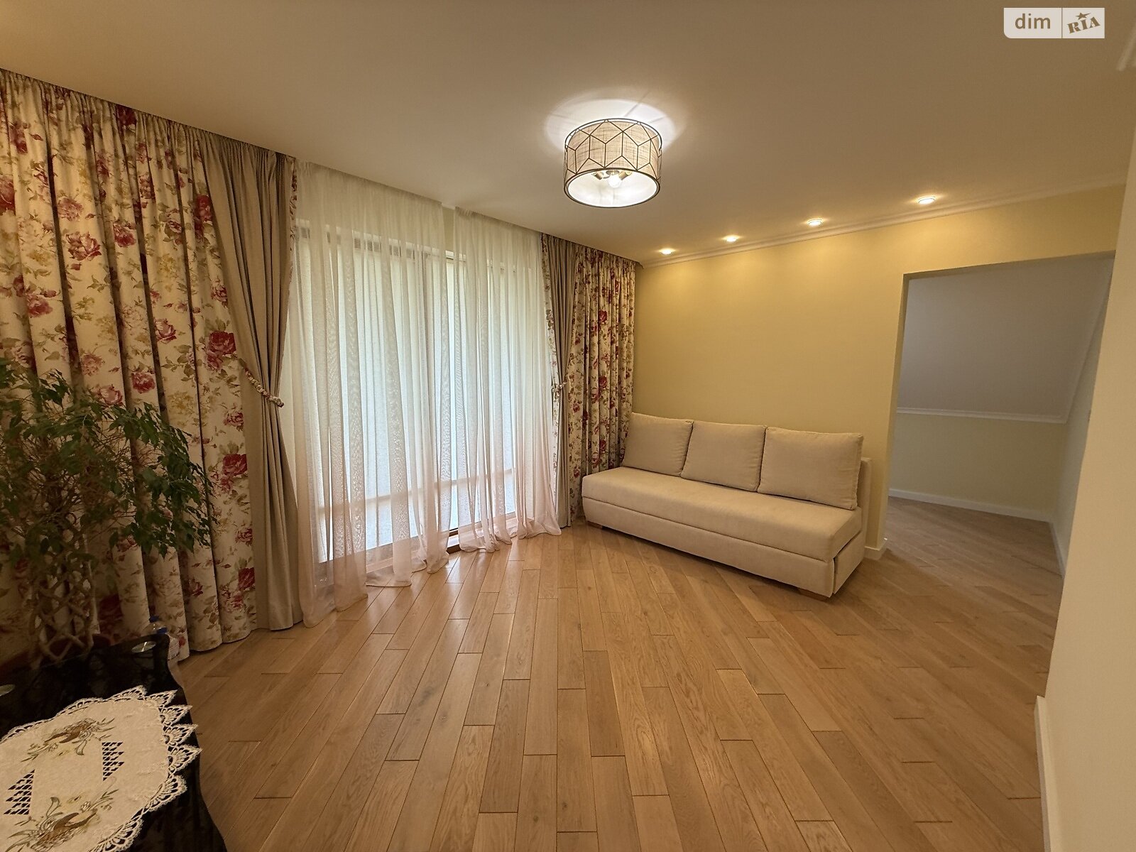 двухэтажный дом с балконом, 250 кв. м, кирпич. Продажа в Сторожнице фото 1 двухэтажный дом с балконом, 250 кв. м, кирпич. Продажа в Сторожнице фото 1