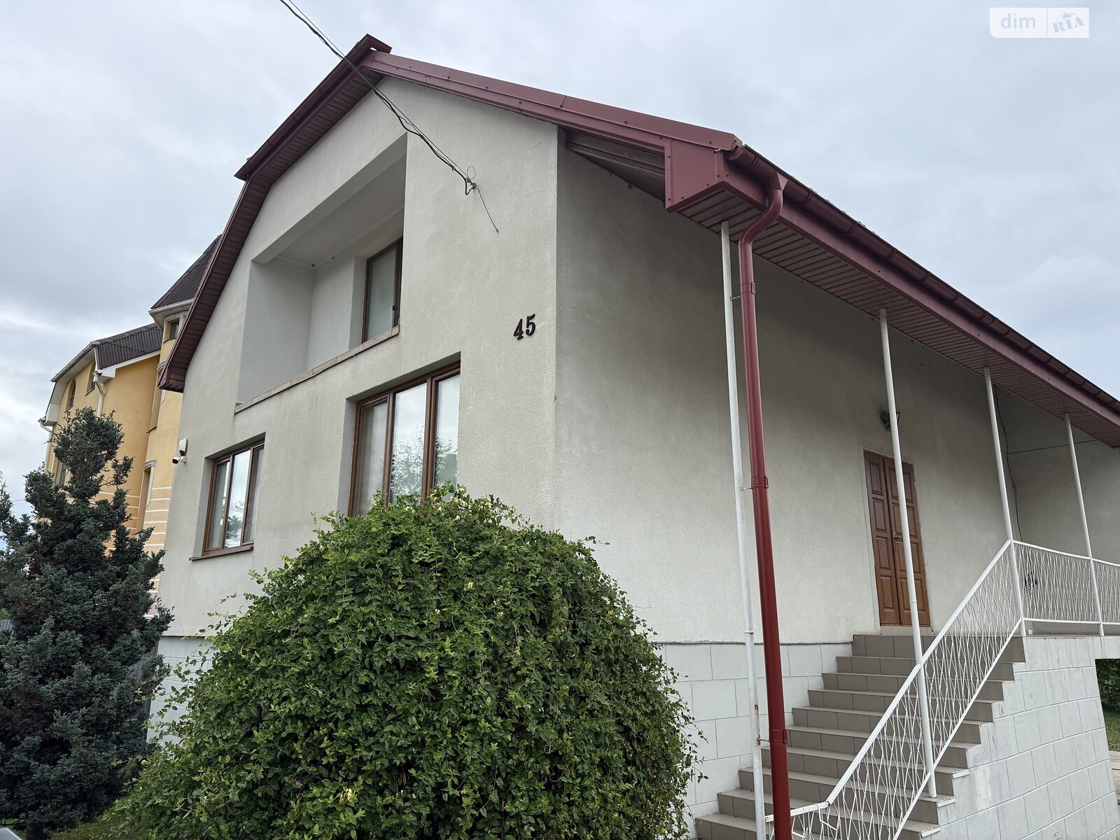 двухэтажный дом с балконом, 250 кв. м, кирпич. Продажа в Сторожнице фото 1 двухэтажный дом с балконом, 250 кв. м, кирпич. Продажа в Сторожнице фото 1