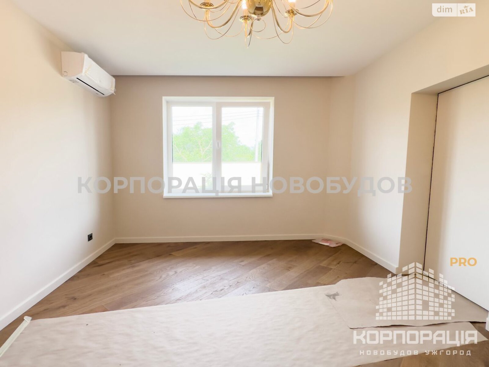 двухэтажный дом, 220 кв. м, кирпич. Продажа в Сторожнице фото 1