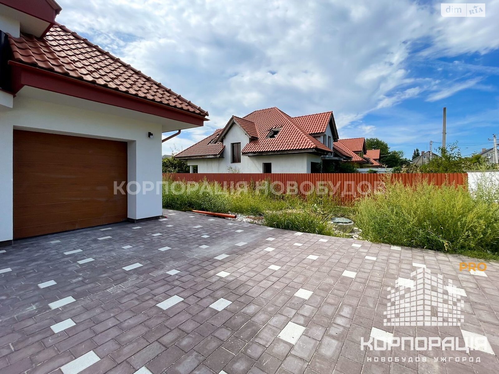 двухэтажный дом с ремонтом, 220 кв. м, кирпич. Продажа в Сторожнице фото 1