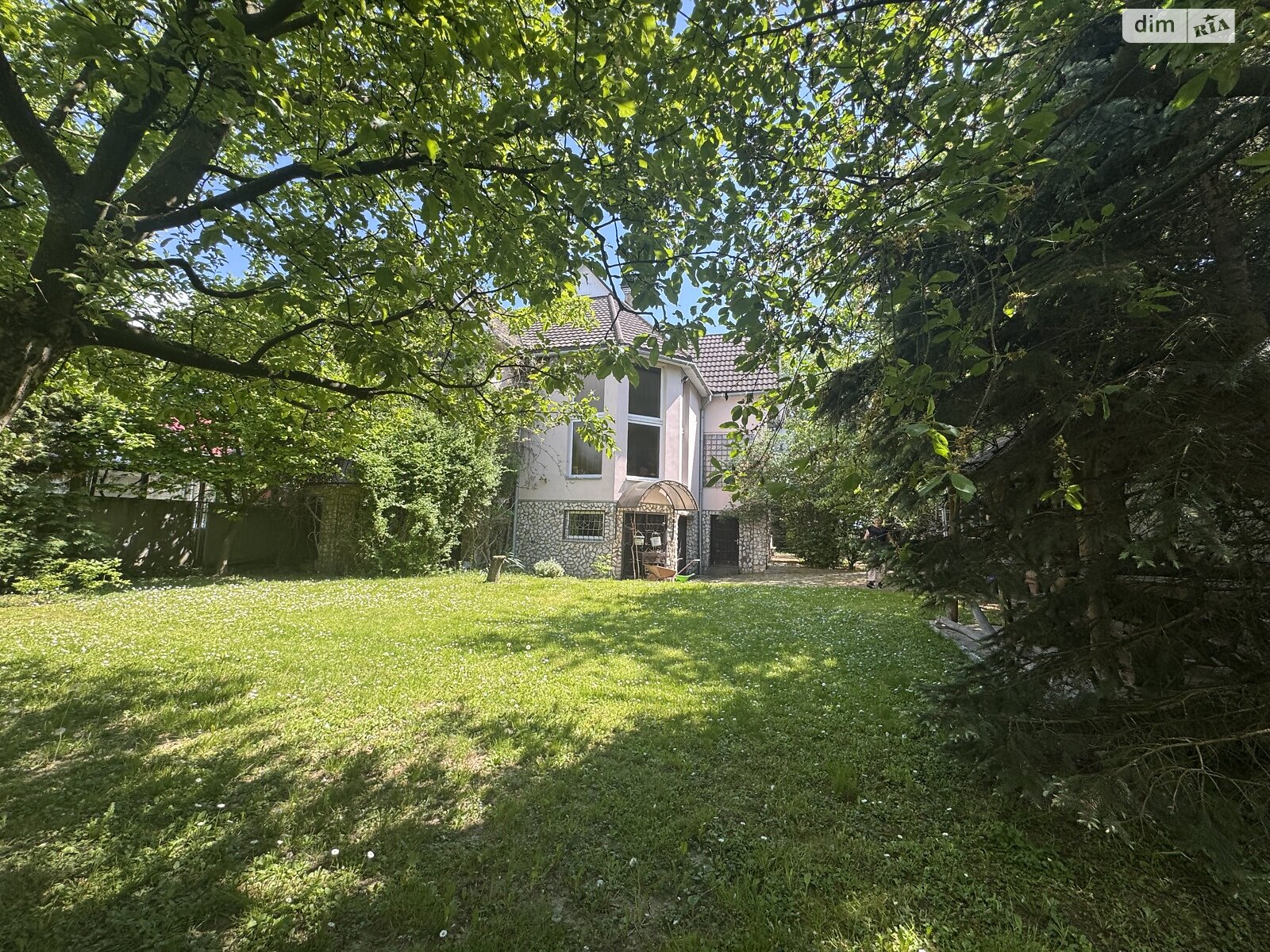 двоповерховий будинок, 296 кв. м, цегла. Продаж у Сторожниці фото 1 двоповерховий будинок, 296 кв. м, цегла. Продаж у Сторожниці фото 1