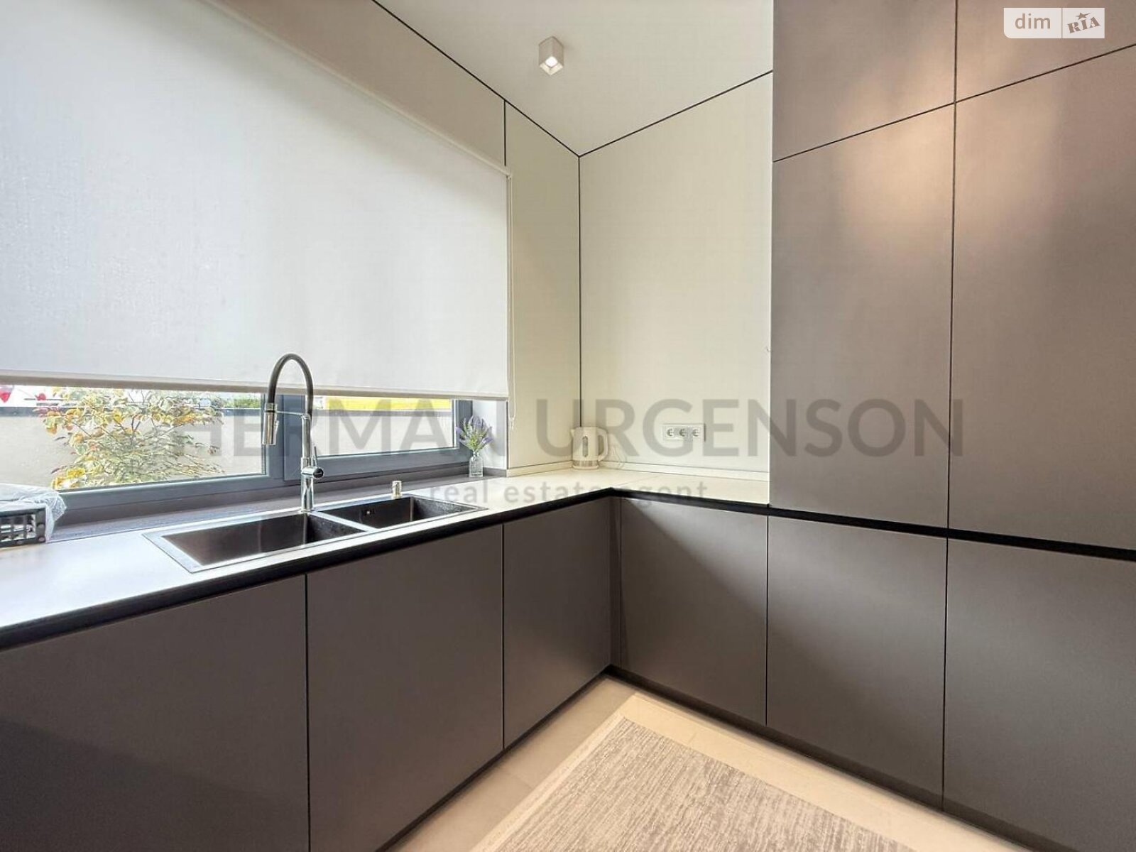 одноповерховий будинок з опаленням, 147 кв. м, кирпич. Продаж у Сторожниці фото 1