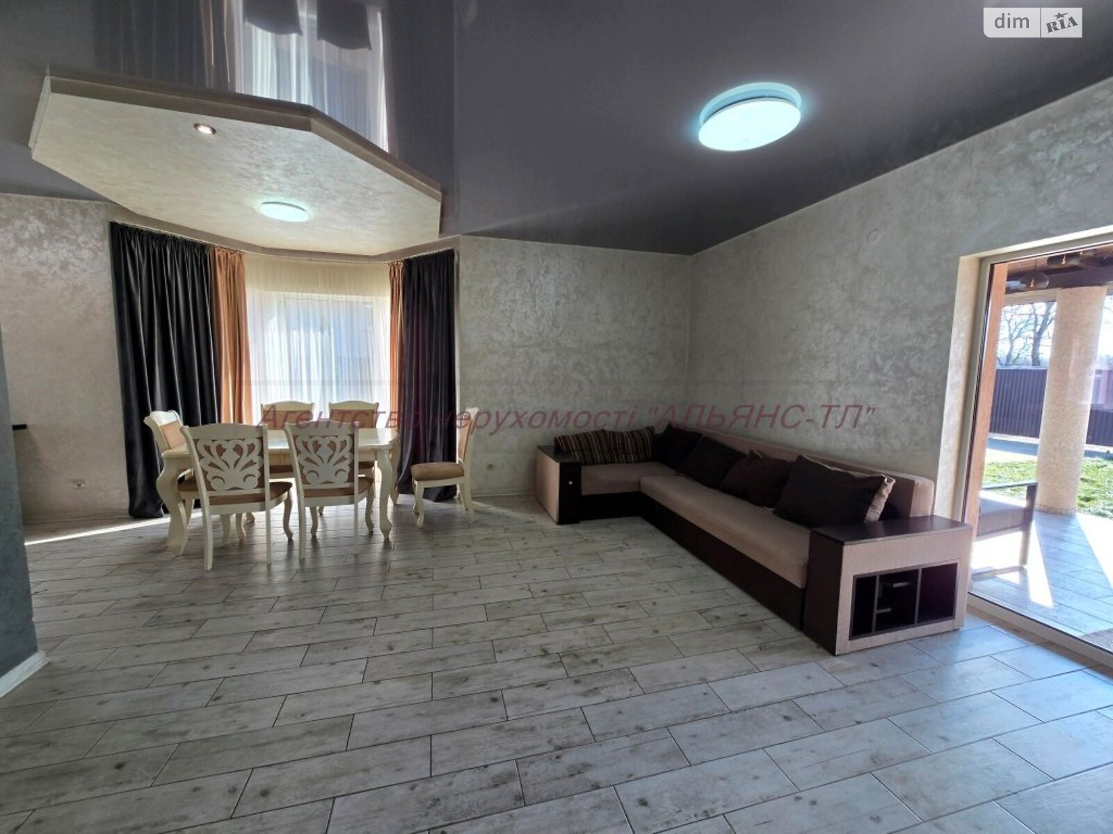двухэтажный дом с ремонтом, 141.5 кв. м, пеноблок. Продажа в Сторожнице фото 1 двухэтажный дом с ремонтом, 141.5 кв. м, пеноблок. Продажа в Сторожнице фото 1