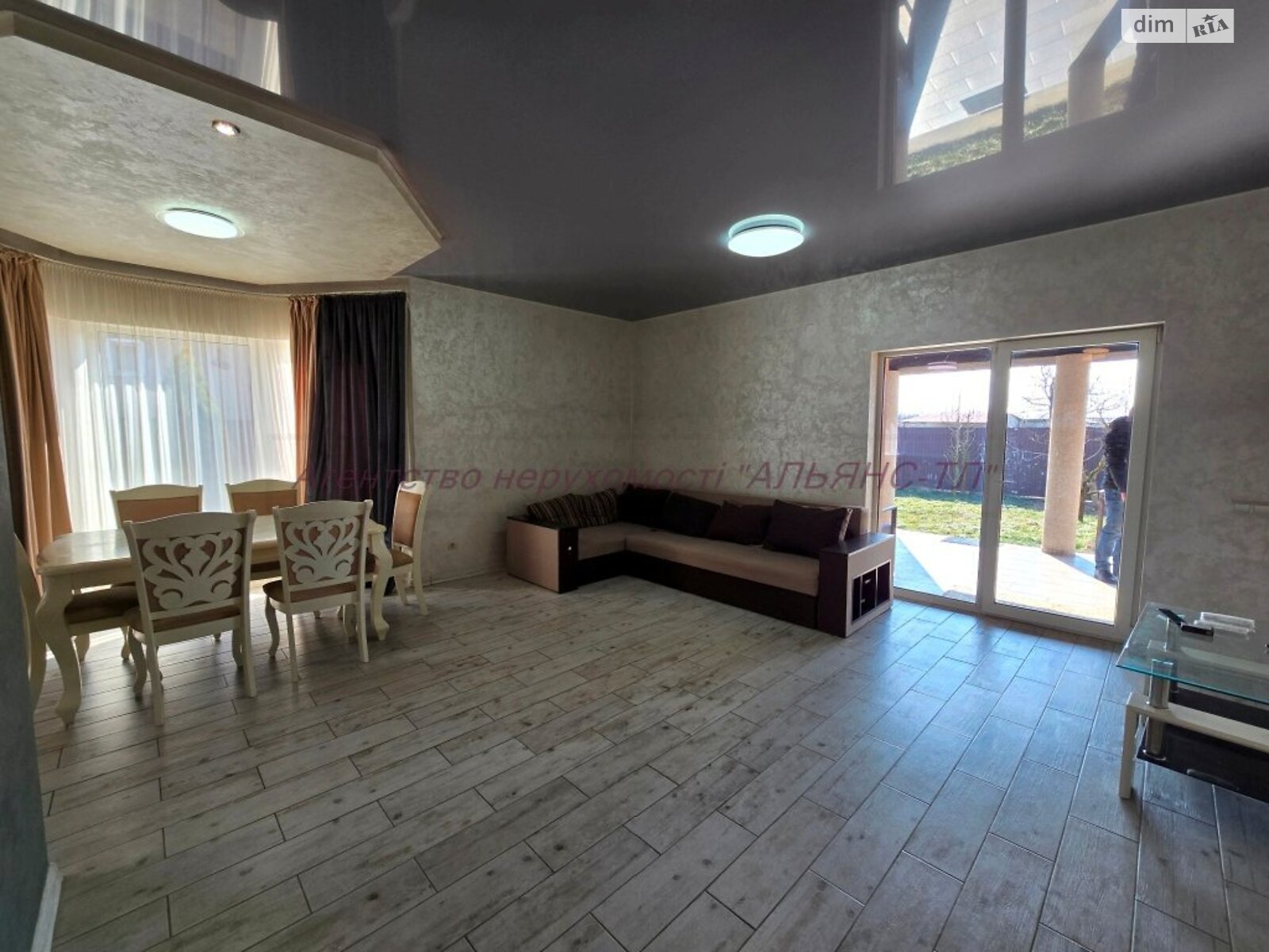 двухэтажный дом с ремонтом, 141.5 кв. м, пеноблок. Продажа в Сторожнице фото 1 двухэтажный дом с ремонтом, 141.5 кв. м, пеноблок. Продажа в Сторожнице фото 1