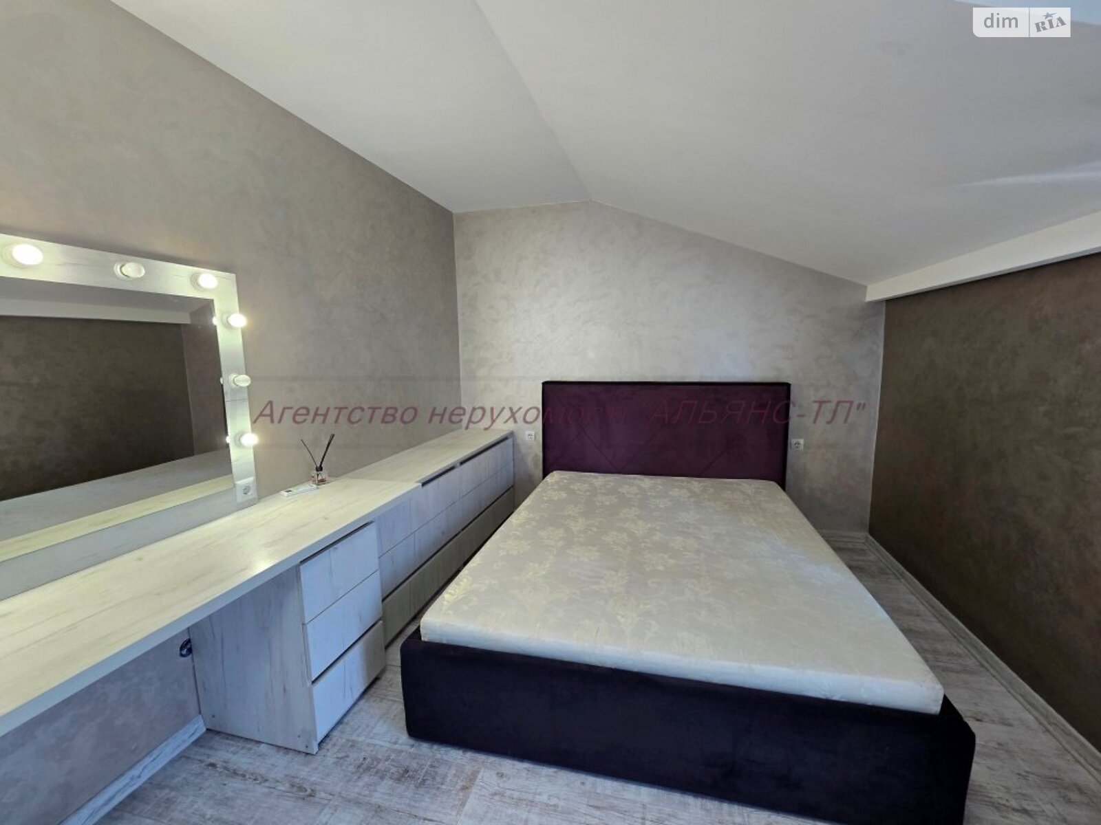 двухэтажный дом с ремонтом, 141.5 кв. м, пеноблок. Продажа в Сторожнице фото 1 двухэтажный дом с ремонтом, 141.5 кв. м, пеноблок. Продажа в Сторожнице фото 1