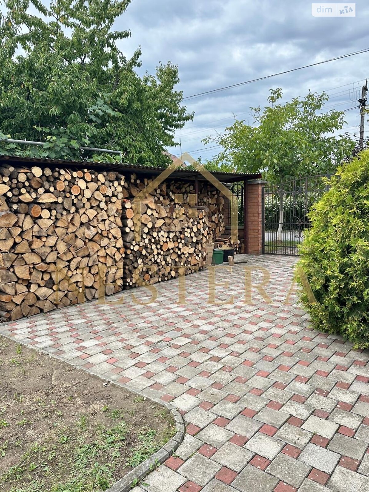 двоповерховий будинок з гаражем, 250 кв. м, цегла. Продаж у Сторожниці фото 1 двоповерховий будинок з гаражем, 250 кв. м, цегла. Продаж у Сторожниці фото 1