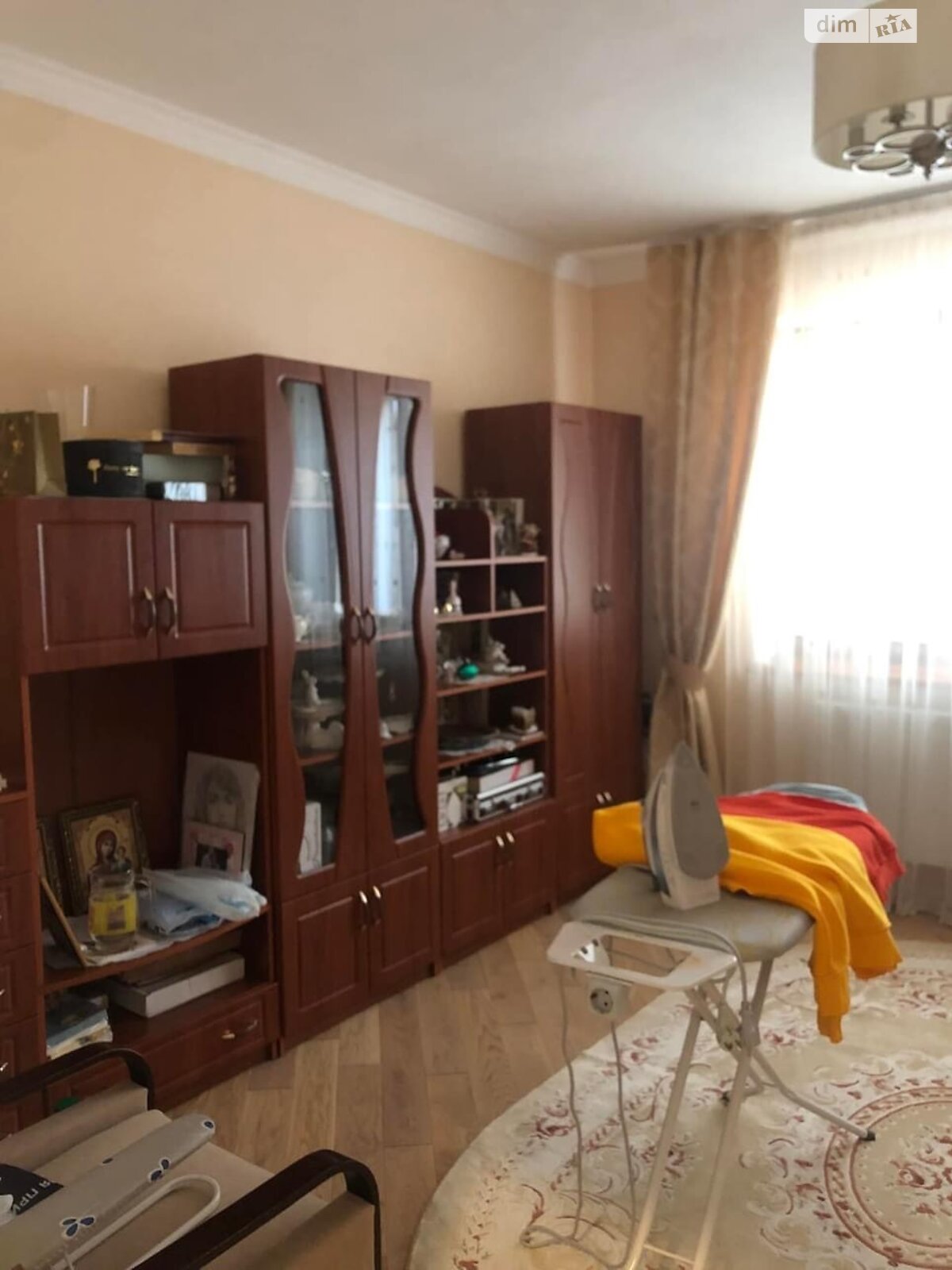 двухэтажный дом с балконом, 250 кв. м, кирпич. Продажа в Сторожнице фото 1