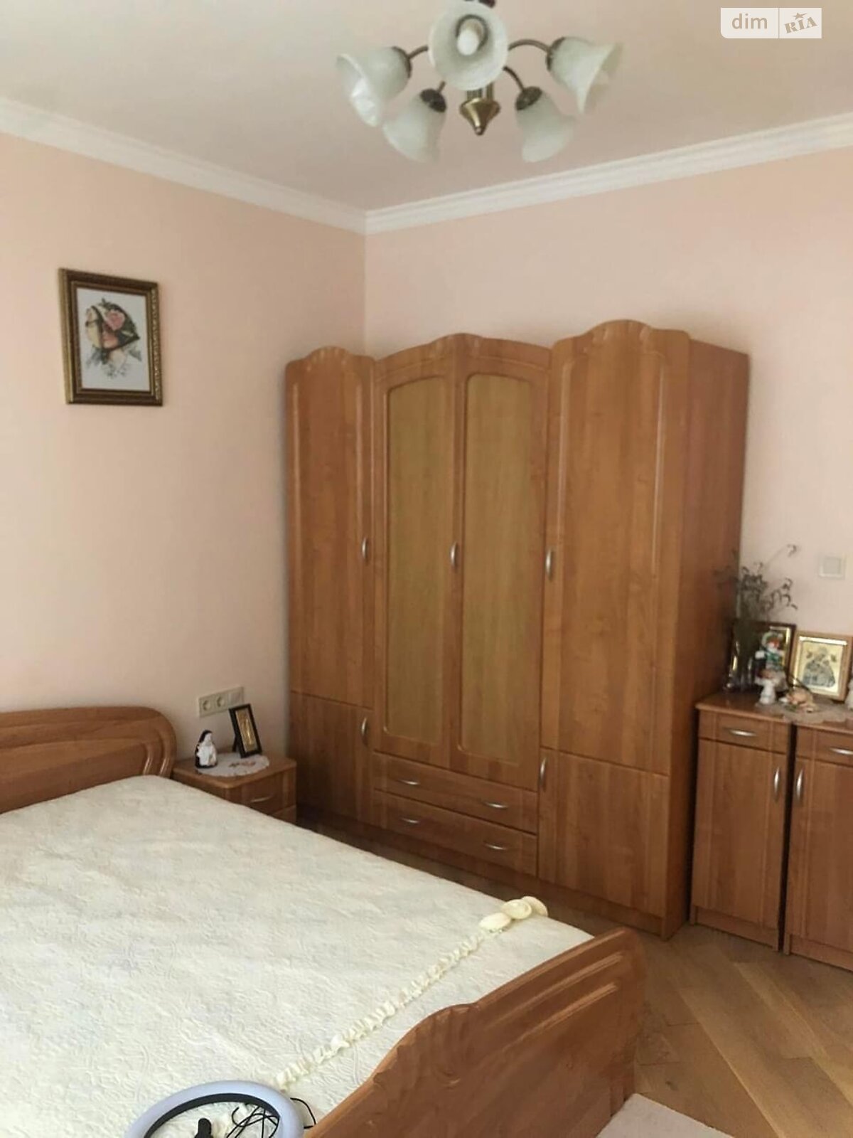 двухэтажный дом с балконом, 250 кв. м, кирпич. Продажа в Сторожнице фото 1