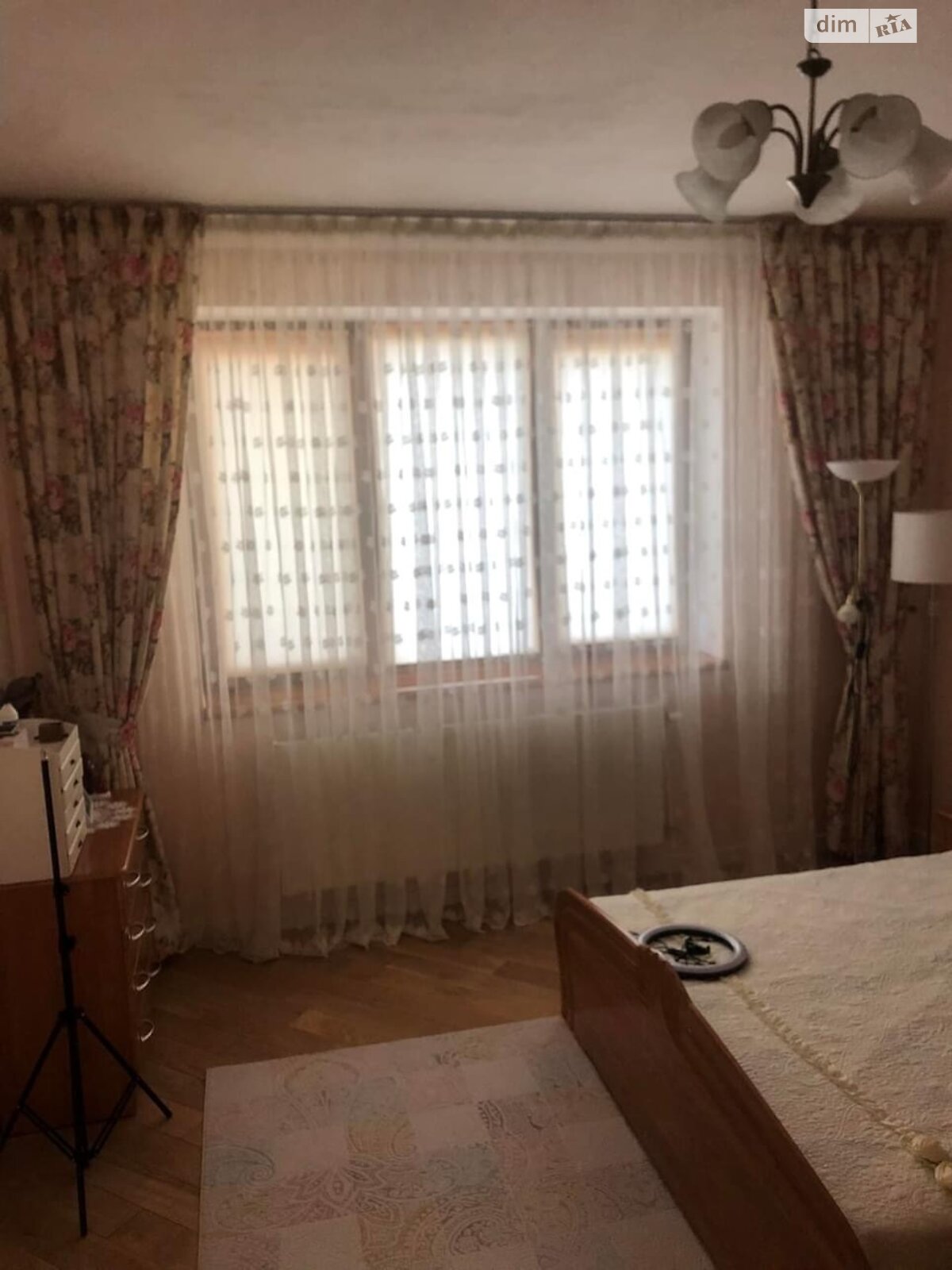 двухэтажный дом с балконом, 250 кв. м, кирпич. Продажа в Сторожнице фото 1