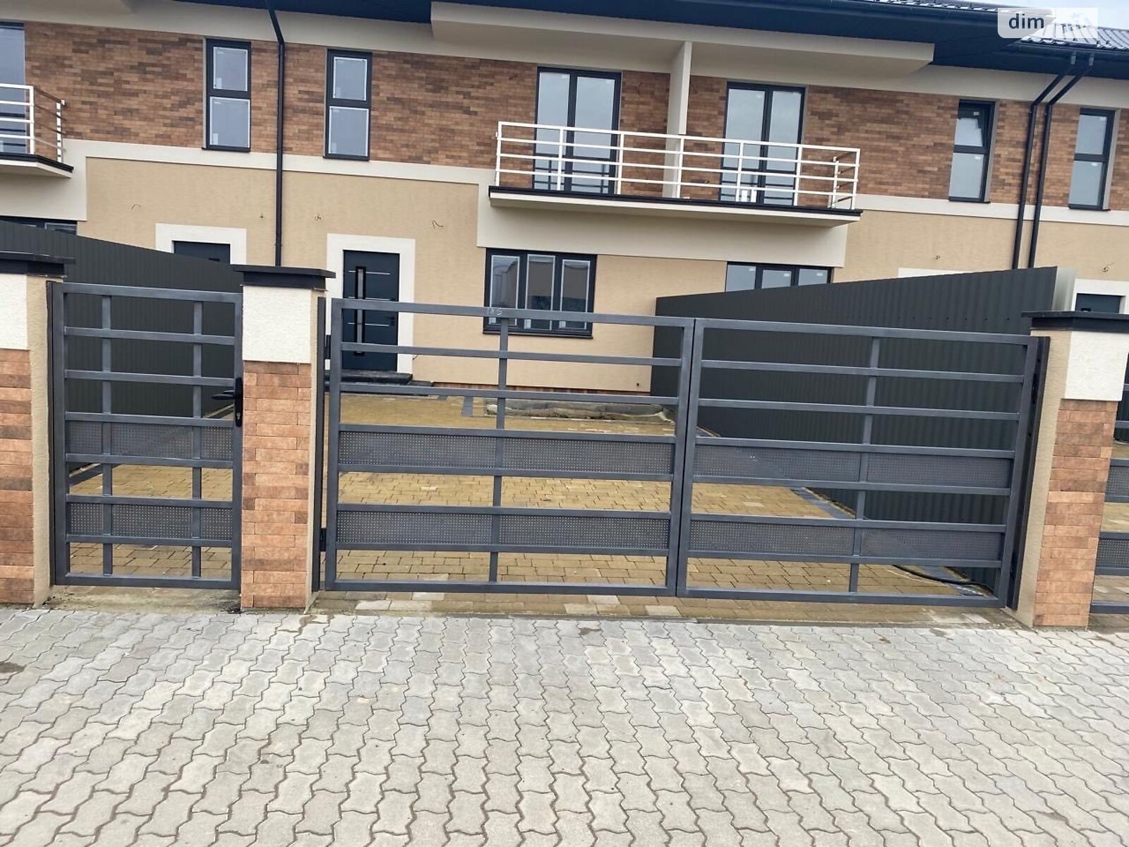 двоповерховий будинок, 135 кв. м, цегла. Продаж у Сторожниці фото 1 двоповерховий будинок, 135 кв. м, цегла. Продаж у Сторожниці фото 1