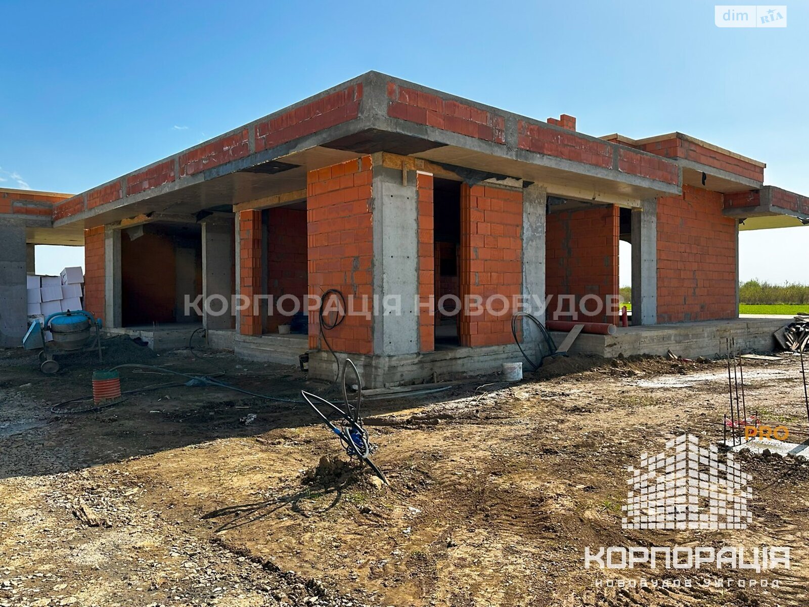 одноэтажный дом с отоплением, 138.3 кв. м, кирпич. Продажа в Сторожнице фото 1 одноэтажный дом с отоплением, 138.3 кв. м, кирпич. Продажа в Сторожнице фото 1