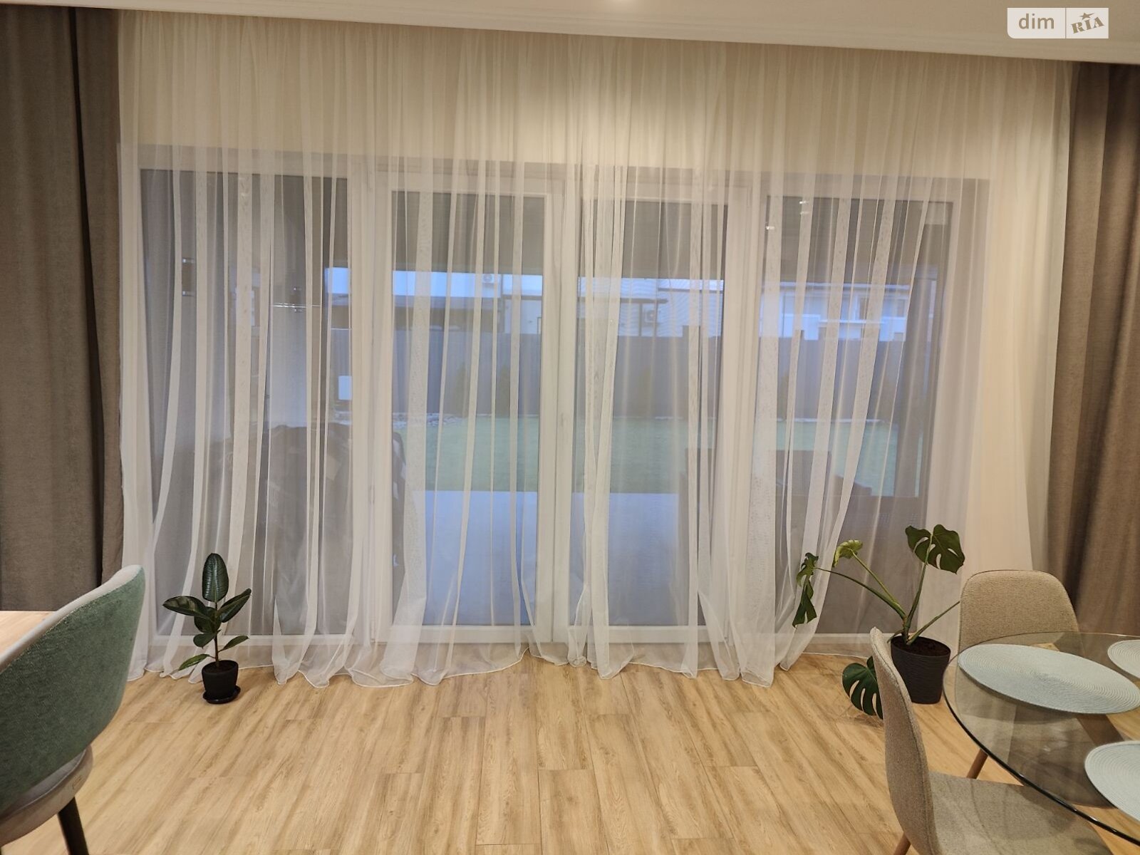 двухэтажный таунхаус, 130 кв. м, кирпич. Продажа в Сторожнице фото 1 двухэтажный таунхаус, 130 кв. м, кирпич. Продажа в Сторожнице фото 1