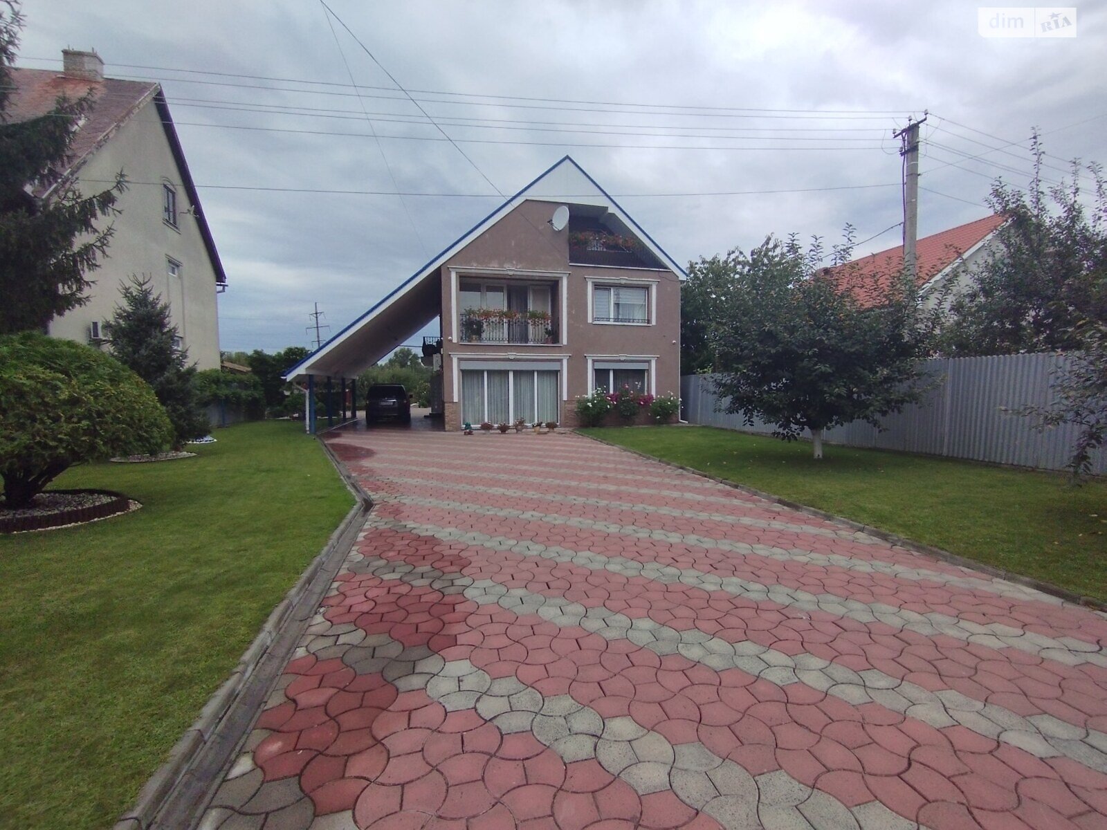 триповерховий будинок з мансардою, 160 кв. м, цегла. Продаж у Сторожниці фото 1 триповерховий будинок з мансардою, 160 кв. м, цегла. Продаж у Сторожниці фото 1