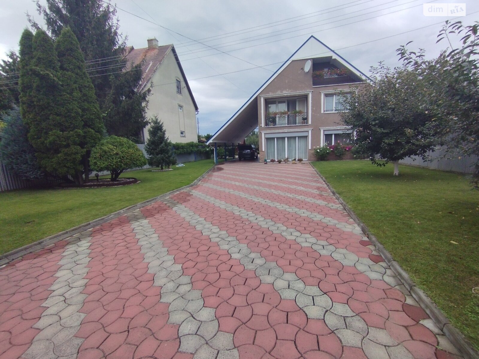 триповерховий будинок з мансардою, 160 кв. м, цегла. Продаж у Сторожниці фото 1 триповерховий будинок з мансардою, 160 кв. м, цегла. Продаж у Сторожниці фото 1