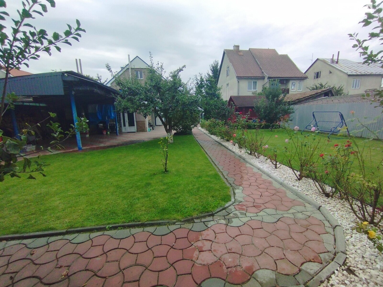 триповерховий будинок з мансардою, 160 кв. м, цегла. Продаж у Сторожниці фото 1 триповерховий будинок з мансардою, 160 кв. м, цегла. Продаж у Сторожниці фото 1