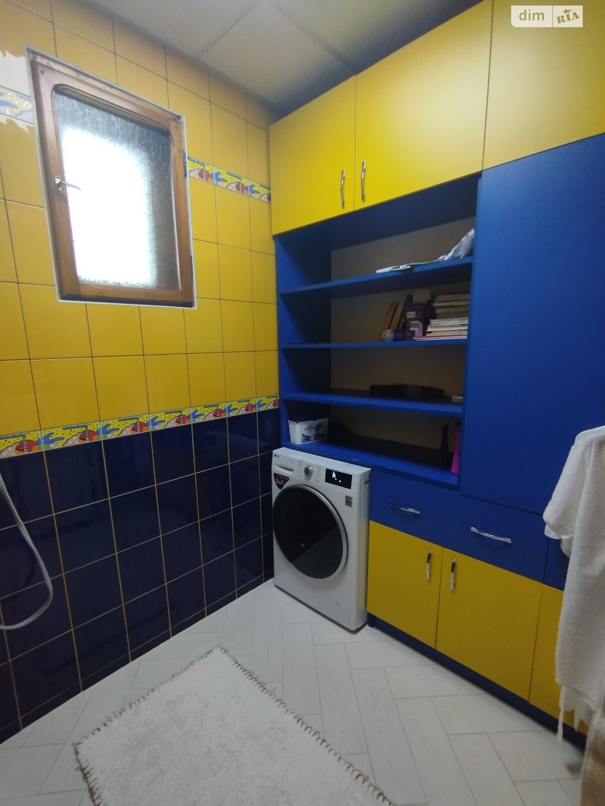 триповерховий будинок з мансардою, 160 кв. м, цегла. Продаж у Сторожниці фото 1 триповерховий будинок з мансардою, 160 кв. м, цегла. Продаж у Сторожниці фото 1