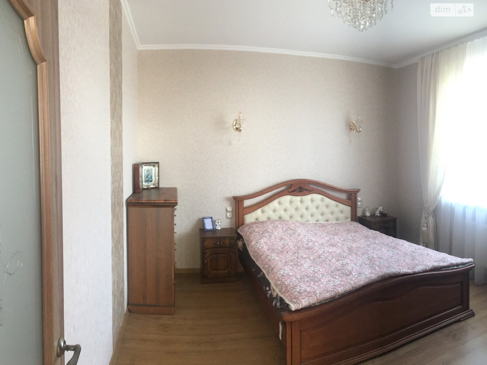 триповерховий будинок з балконом, 300 кв. м, піноблок. Продаж у Стоянці фото 1