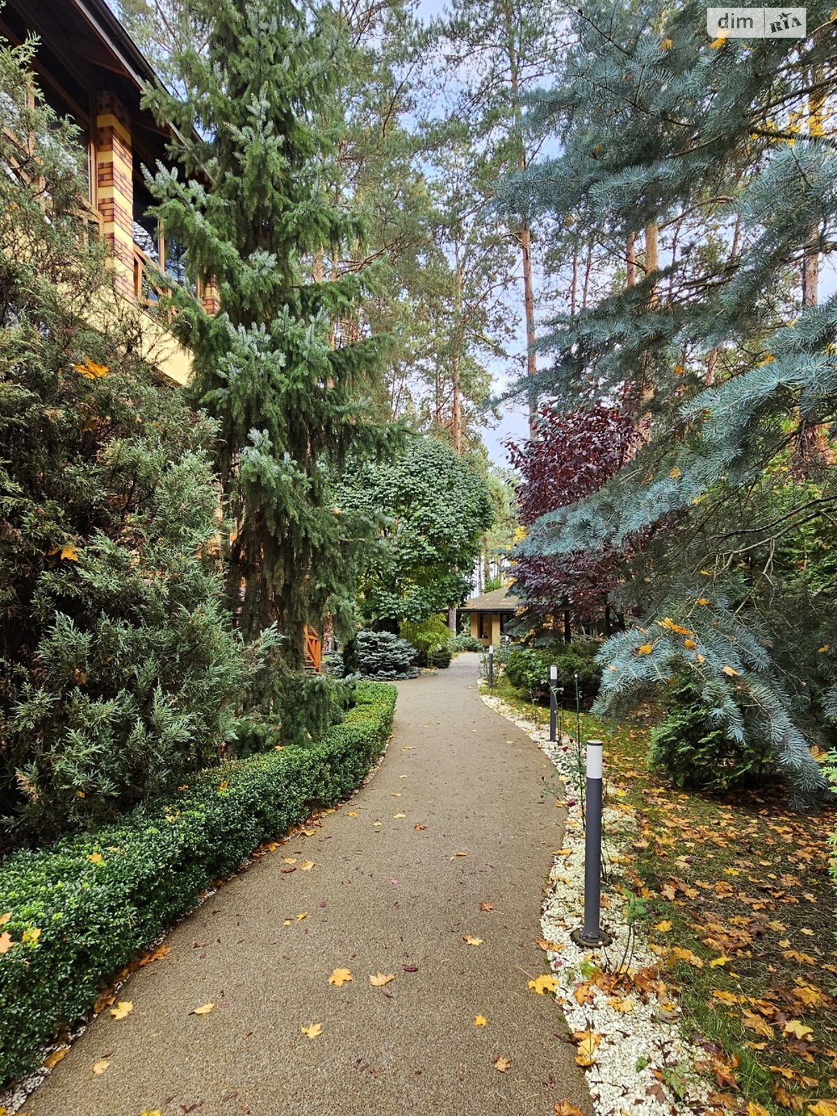 двоповерховий будинок з гаражем, 600 кв. м, цегла. Продаж у Стоянці фото 1 двоповерховий будинок з гаражем, 600 кв. м, цегла. Продаж у Стоянці фото 1