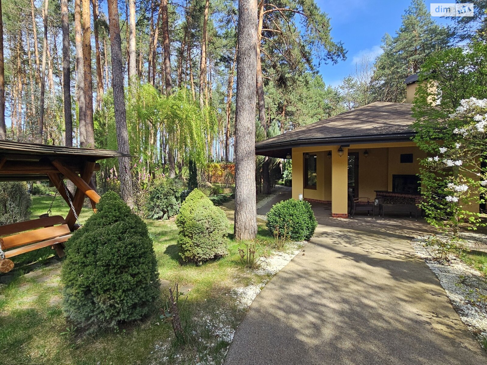 двоповерховий будинок з гаражем, 600 кв. м, цегла. Продаж у Стоянці фото 1 двоповерховий будинок з гаражем, 600 кв. м, цегла. Продаж у Стоянці фото 1