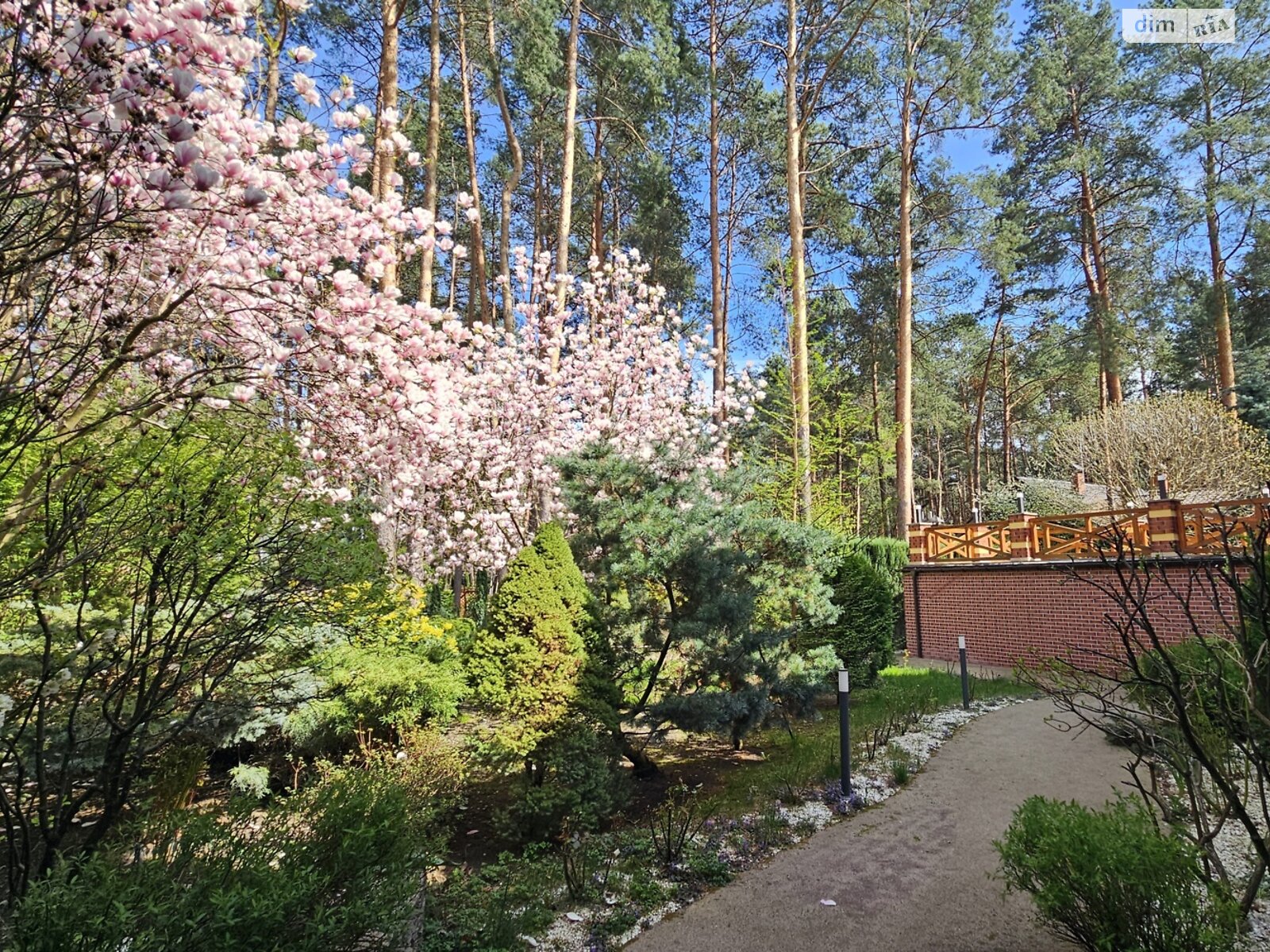 двоповерховий будинок з гаражем, 600 кв. м, цегла. Продаж у Стоянці фото 1 двоповерховий будинок з гаражем, 600 кв. м, цегла. Продаж у Стоянці фото 1