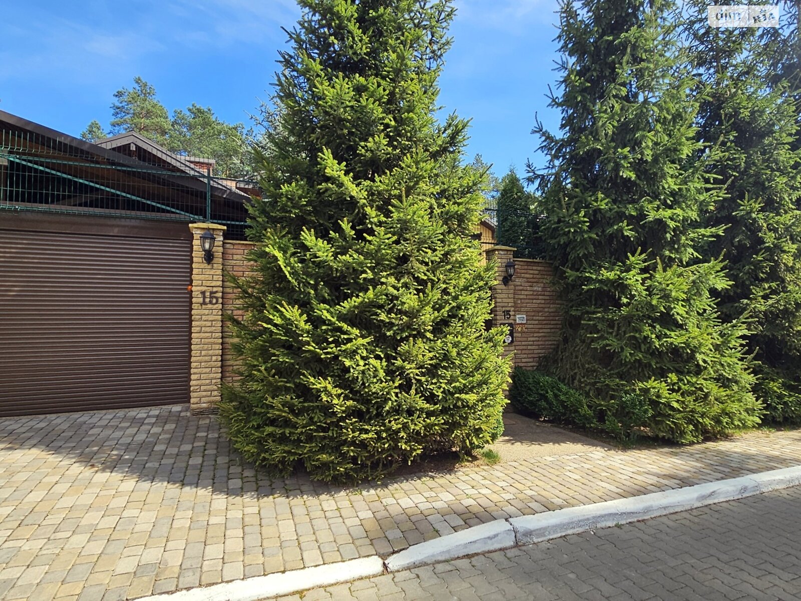 двоповерховий будинок з гаражем, 600 кв. м, цегла. Продаж у Стоянці фото 1 двоповерховий будинок з гаражем, 600 кв. м, цегла. Продаж у Стоянці фото 1