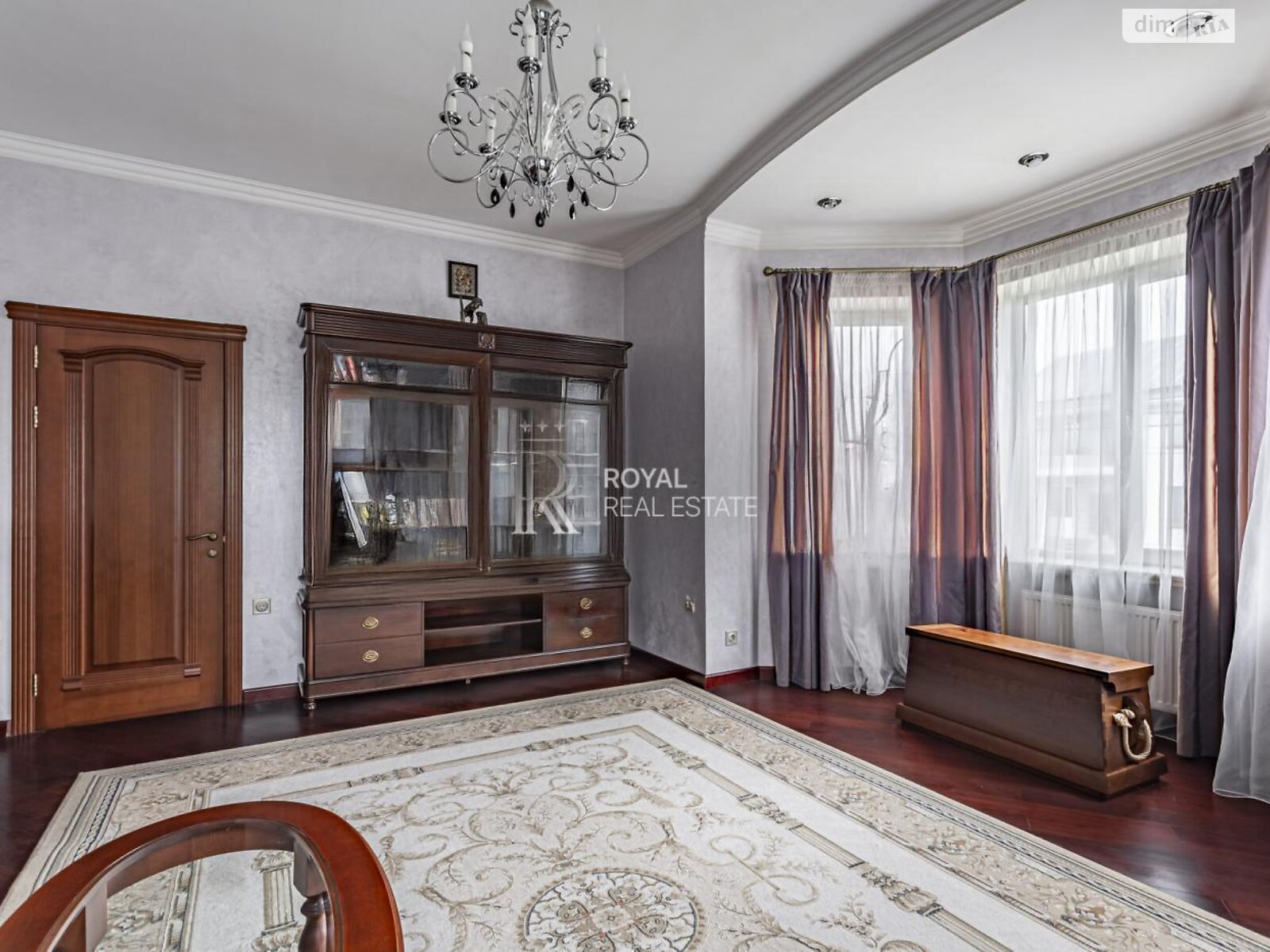 трехэтажный дом с верандой, 400 кв. м, кирпич. Продажа в Стоянке фото 1