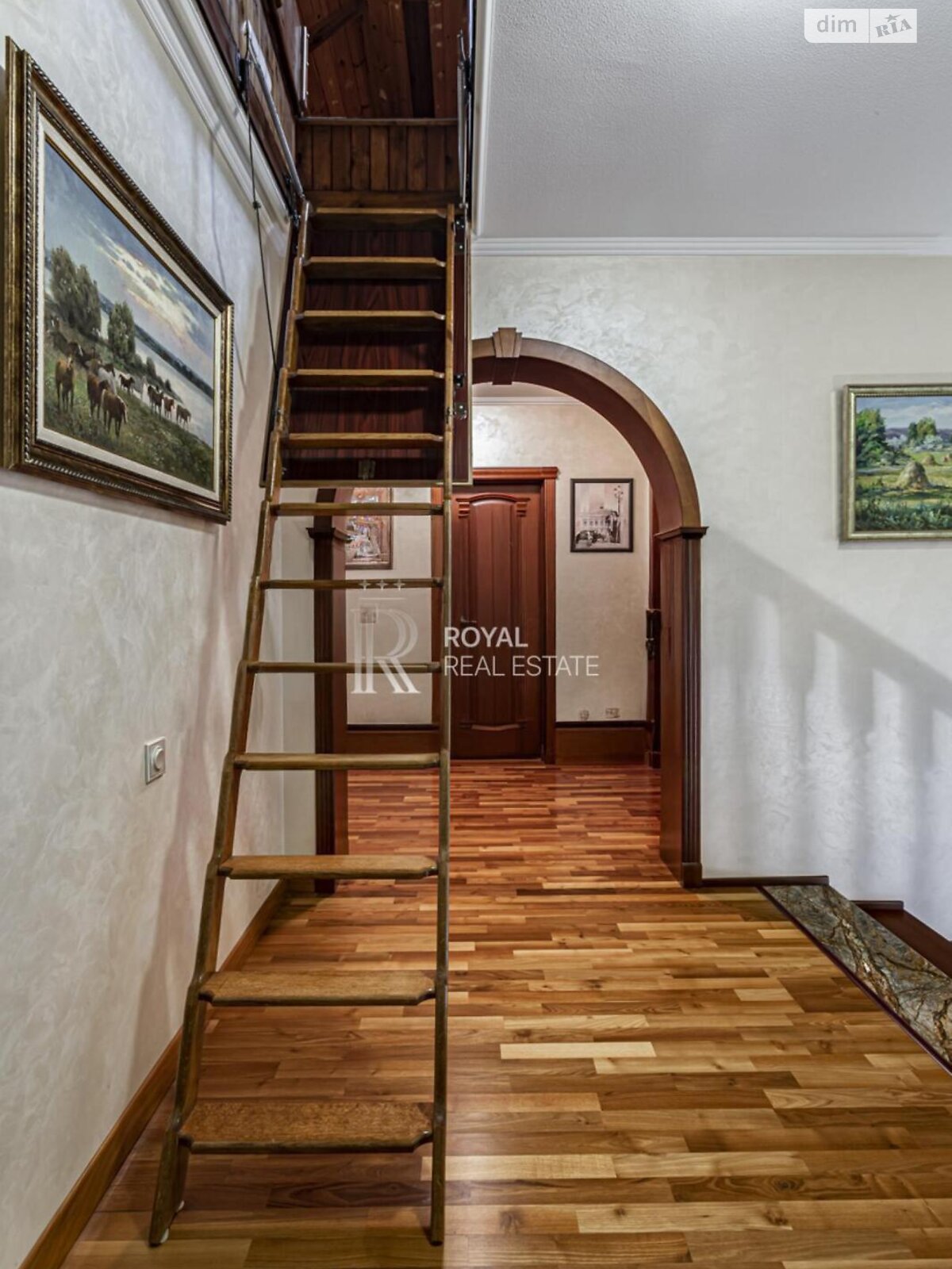 трехэтажный дом с верандой, 400 кв. м, кирпич. Продажа в Стоянке фото 1