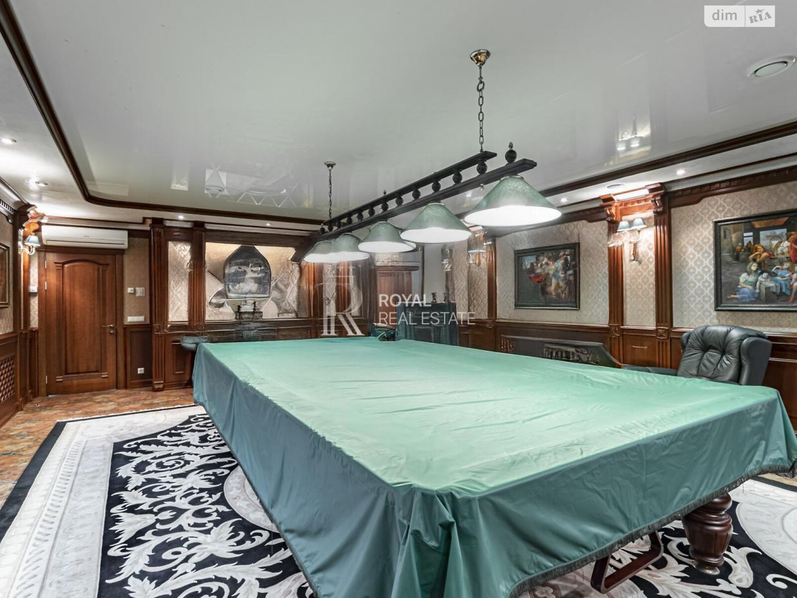 трехэтажный дом с верандой, 400 кв. м, кирпич. Продажа в Стоянке фото 1