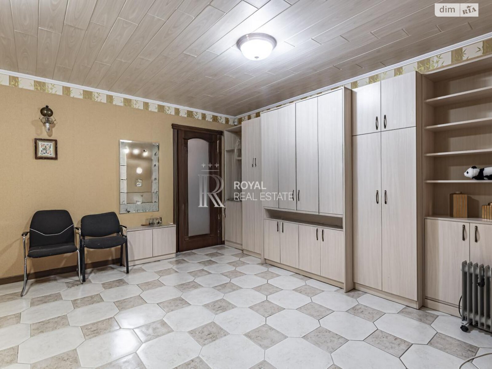 трехэтажный дом с верандой, 400 кв. м, кирпич. Продажа в Стоянке фото 1