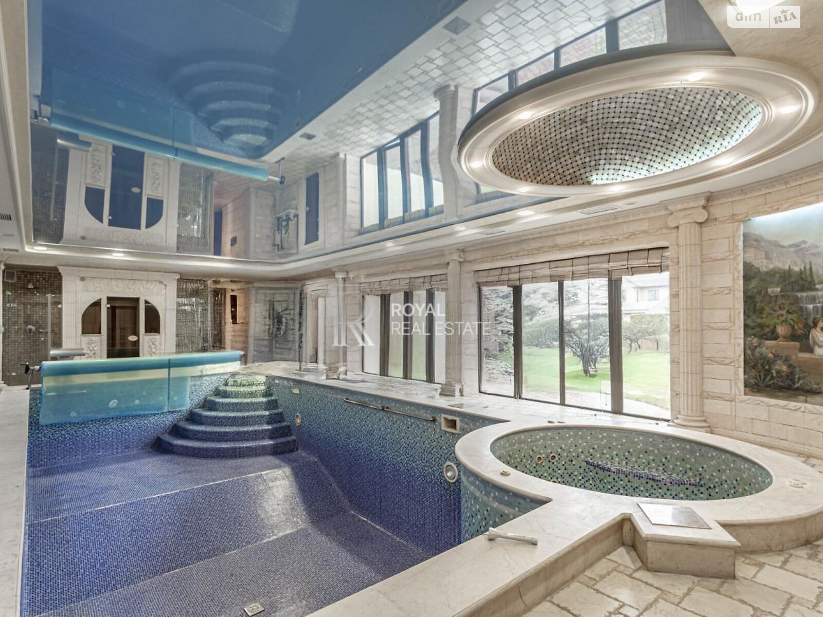 трехэтажный дом с верандой, 400 кв. м, кирпич. Продажа в Стоянке фото 1