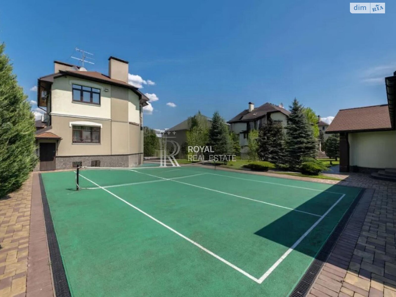 трехэтажный дом с верандой, 400 кв. м, кирпич. Продажа в Стоянке фото 1