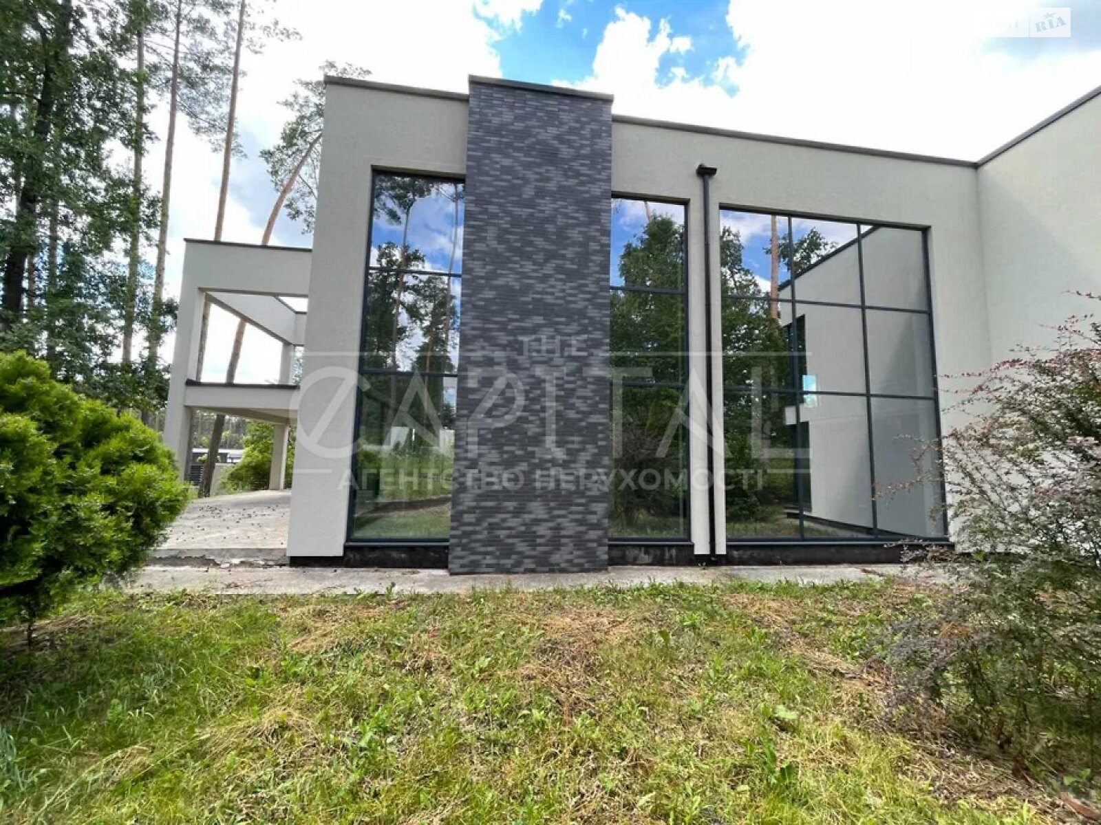двухэтажный дом с гаражом, 445 кв. м, кирпич. Продажа в Стоянке фото 1 двухэтажный дом с гаражом, 445 кв. м, кирпич. Продажа в Стоянке фото 1