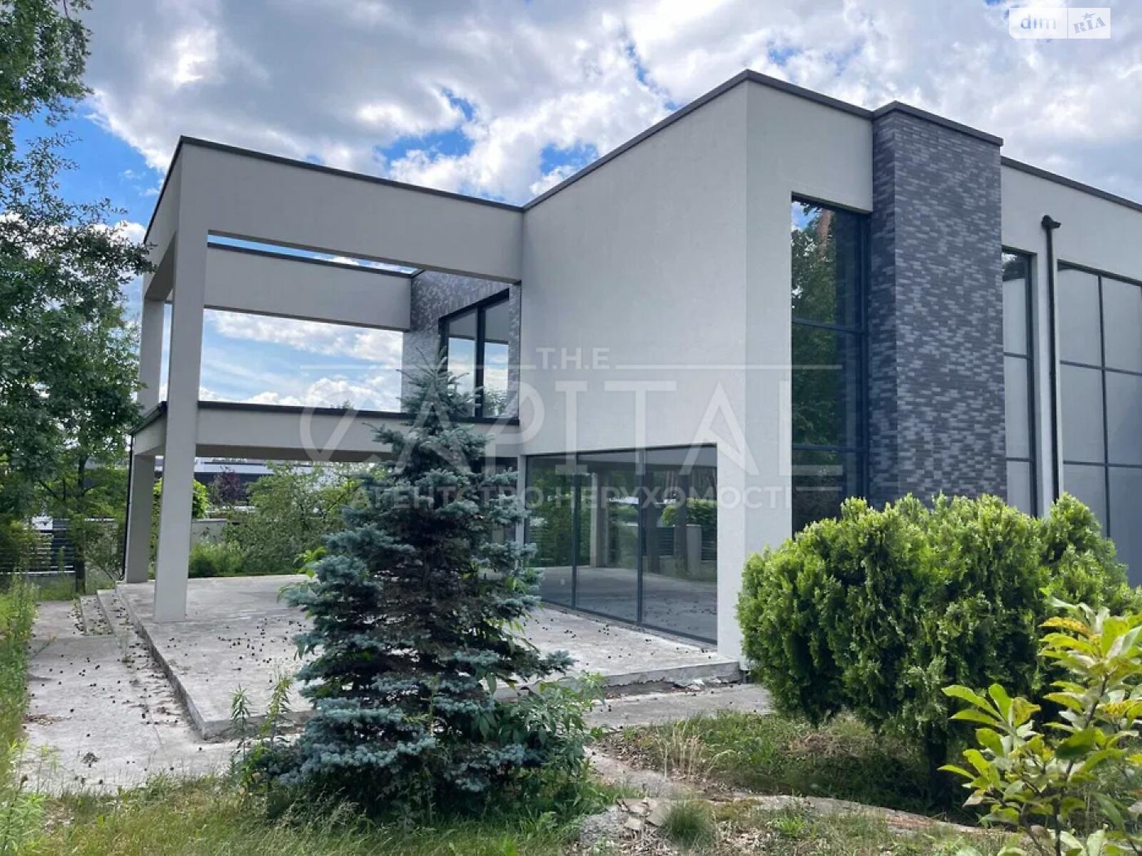 двухэтажный дом с гаражом, 445 кв. м, кирпич. Продажа в Стоянке фото 1 двухэтажный дом с гаражом, 445 кв. м, кирпич. Продажа в Стоянке фото 1