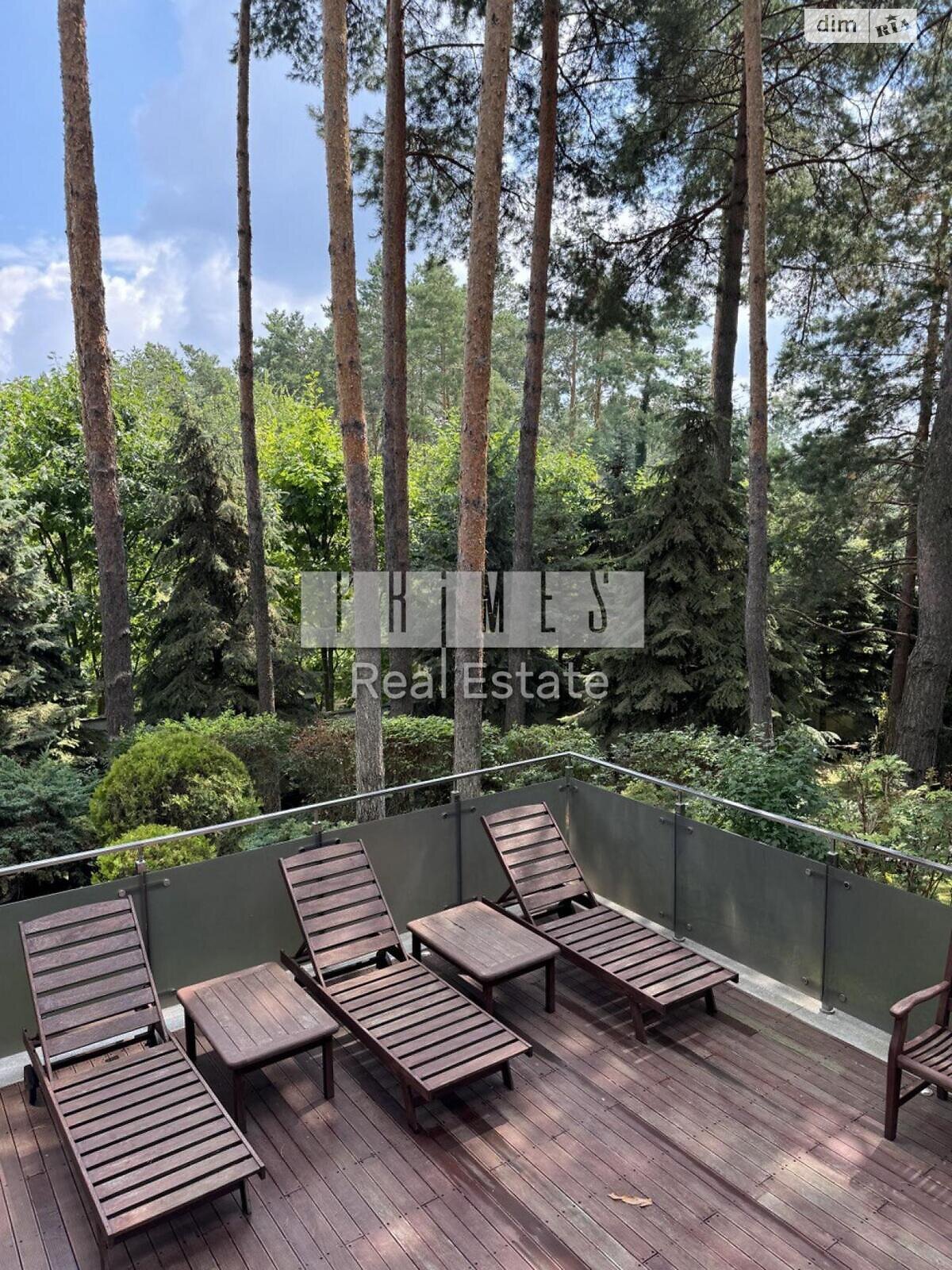 триповерховий будинок з верандою, 700 кв. м, цегла. Продаж у Стоянці фото 1 триповерховий будинок з верандою, 700 кв. м, цегла. Продаж у Стоянці фото 1