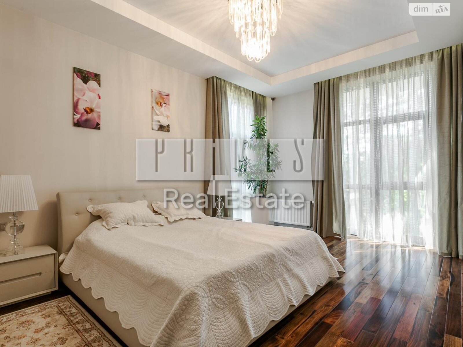 триповерховий будинок з верандою, 700 кв. м, цегла. Продаж у Стоянці фото 1