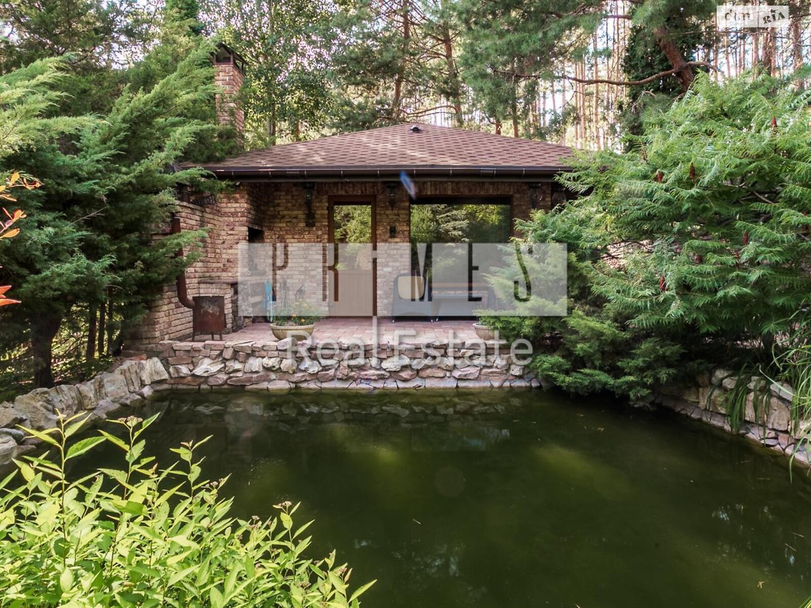 триповерховий будинок з верандою, 700 кв. м, цегла. Продаж у Стоянці фото 1 триповерховий будинок з верандою, 700 кв. м, цегла. Продаж у Стоянці фото 1
