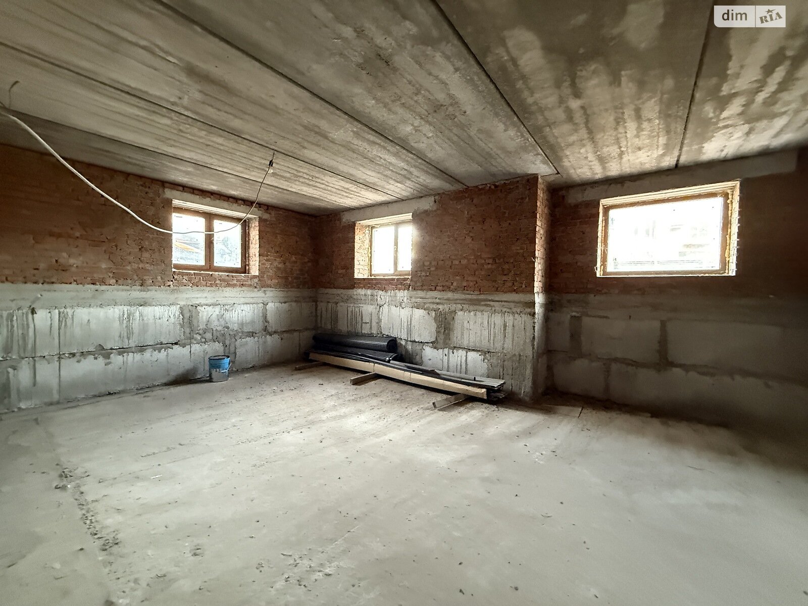 двухэтажный дом с верандой, 295.2 кв. м, кирпич. Продажа в Стоянке фото 1 двухэтажный дом с верандой, 295.2 кв. м, кирпич. Продажа в Стоянке фото 1