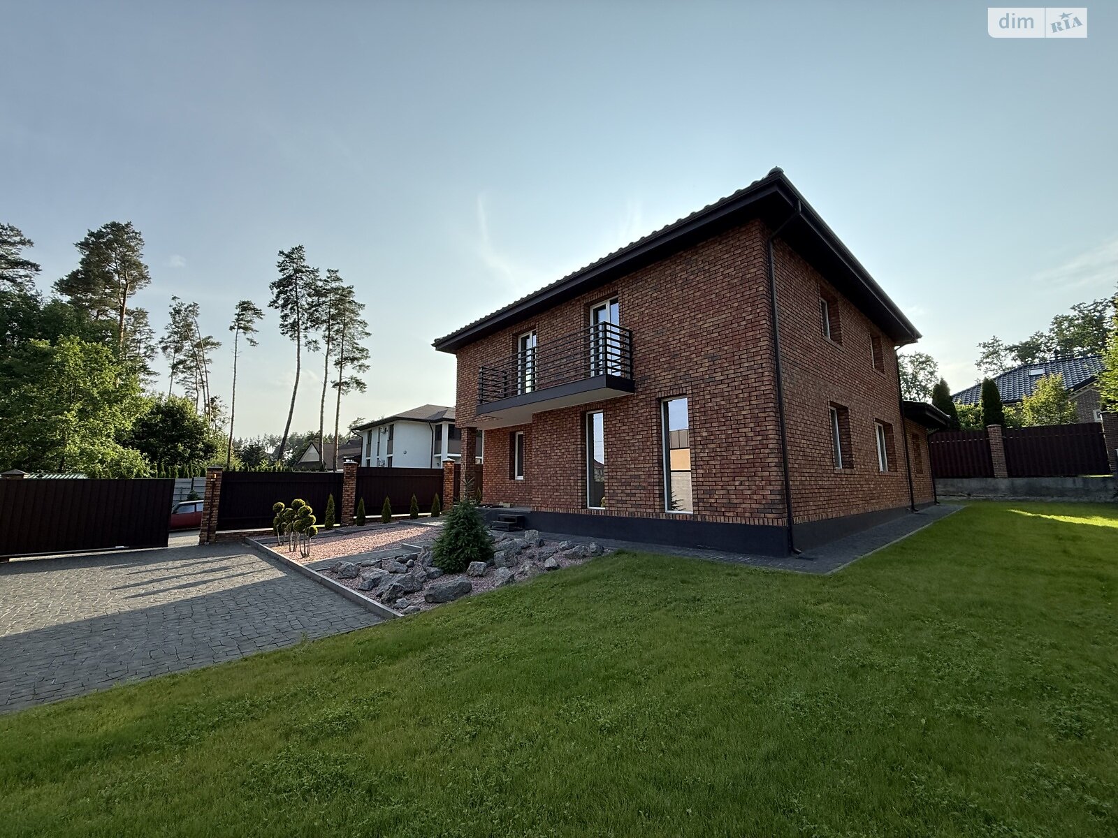 двоповерховий будинок з гаражем, 208 кв. м, кирпич. Продаж у Стоянці фото 1 двоповерховий будинок з гаражем, 208 кв. м, кирпич. Продаж у Стоянці фото 1