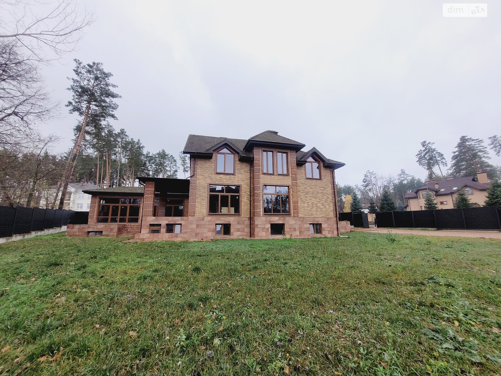 двоповерховий будинок, 460 кв. м, цегла. Продаж у Стоянці фото 1