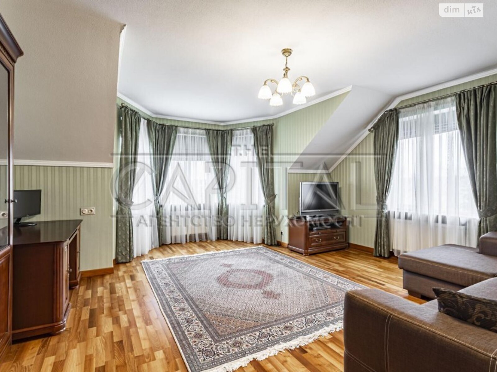 триповерховий будинок з верандою, 361.7 кв. м, цегла. Продаж у Стоянці фото 1 триповерховий будинок з верандою, 361.7 кв. м, цегла. Продаж у Стоянці фото 1