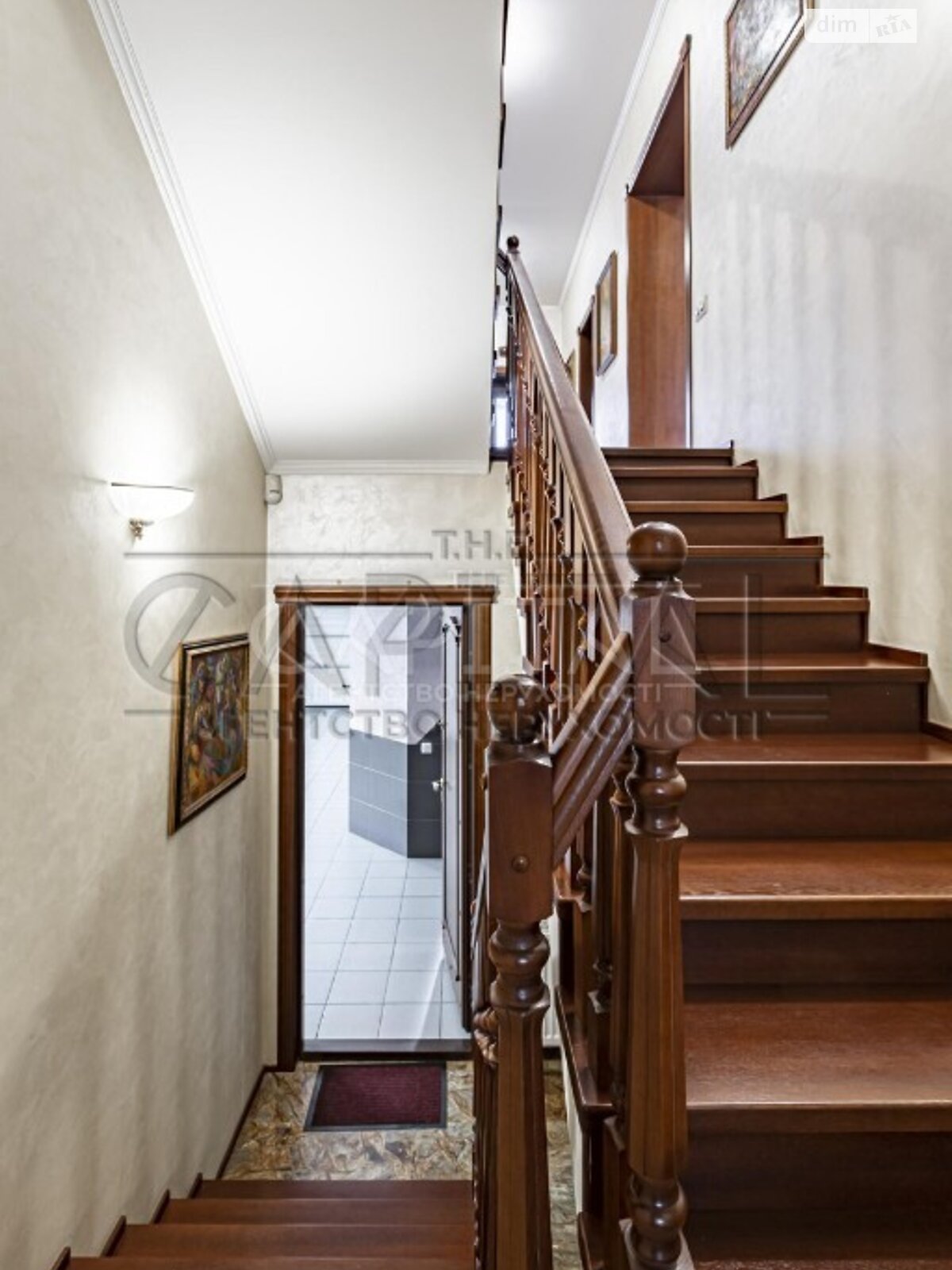 триповерховий будинок з верандою, 361.7 кв. м, цегла. Продаж у Стоянці фото 1 триповерховий будинок з верандою, 361.7 кв. м, цегла. Продаж у Стоянці фото 1