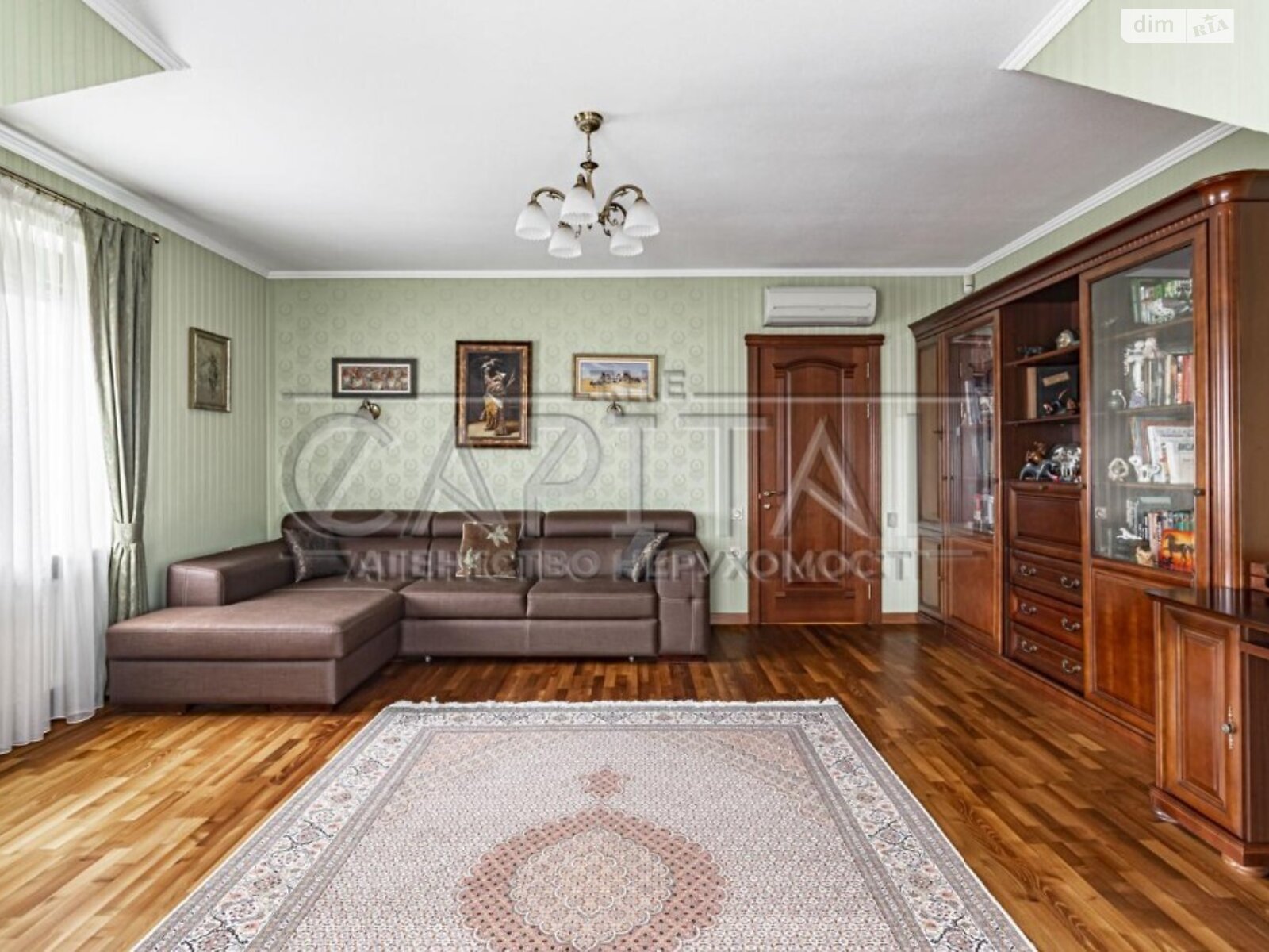 триповерховий будинок з верандою, 361.7 кв. м, цегла. Продаж у Стоянці фото 1 триповерховий будинок з верандою, 361.7 кв. м, цегла. Продаж у Стоянці фото 1