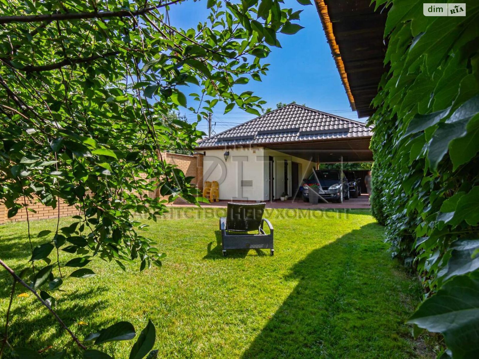 двухэтажный дом, 250 кв. м, кирпич. Продажа в Стоянке фото 1 двухэтажный дом, 250 кв. м, кирпич. Продажа в Стоянке фото 1