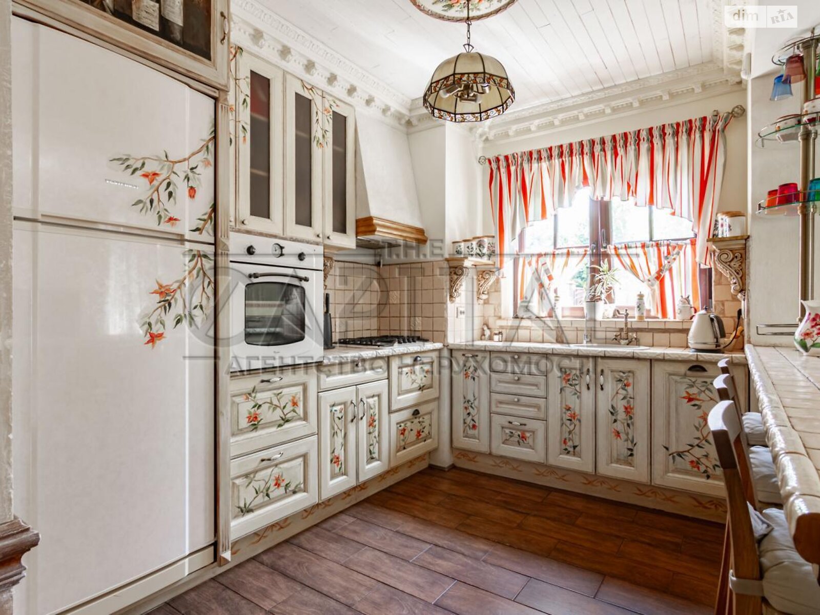 двухэтажный дом, 250 кв. м, кирпич. Продажа в Стоянке фото 1 двухэтажный дом, 250 кв. м, кирпич. Продажа в Стоянке фото 1